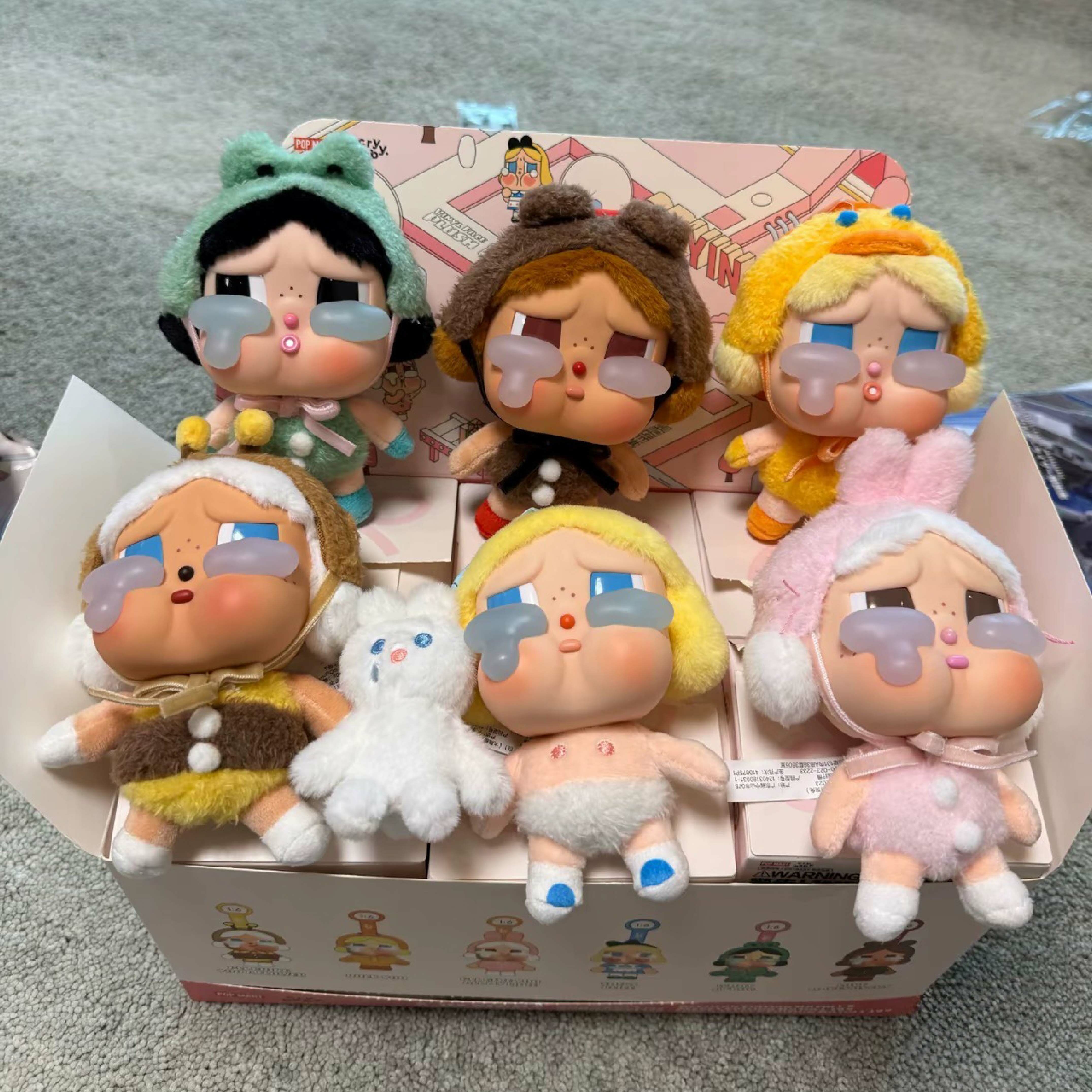 POP MART CRYBABY 泡泡瑪特 哭娃 一中盒 盲盒 吊卡 小娃吊飾