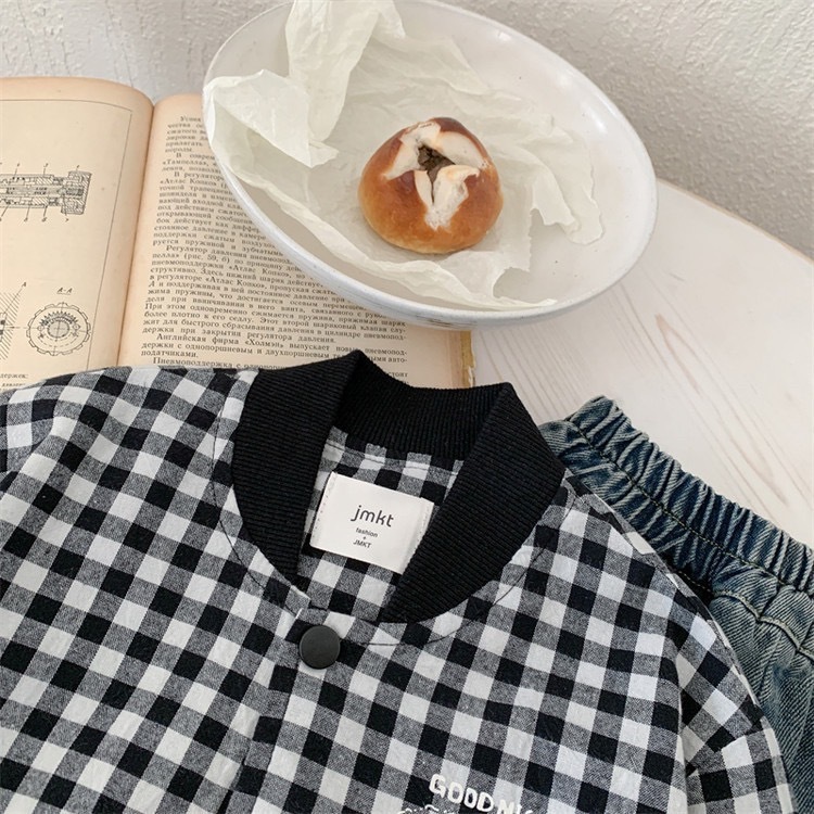 黑白格布標狗狗外套