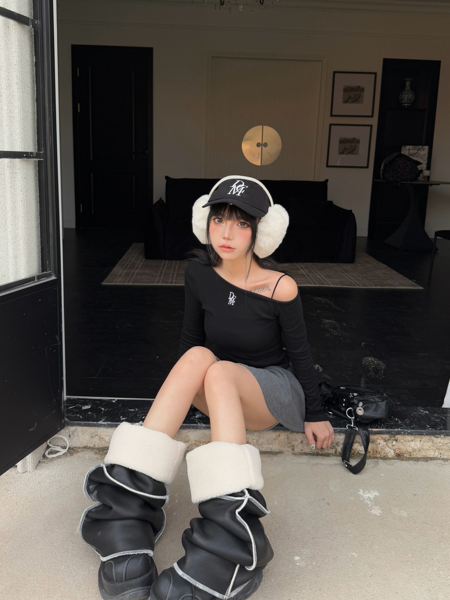 （GOAL) DCM刺繡平口一字領 長tee