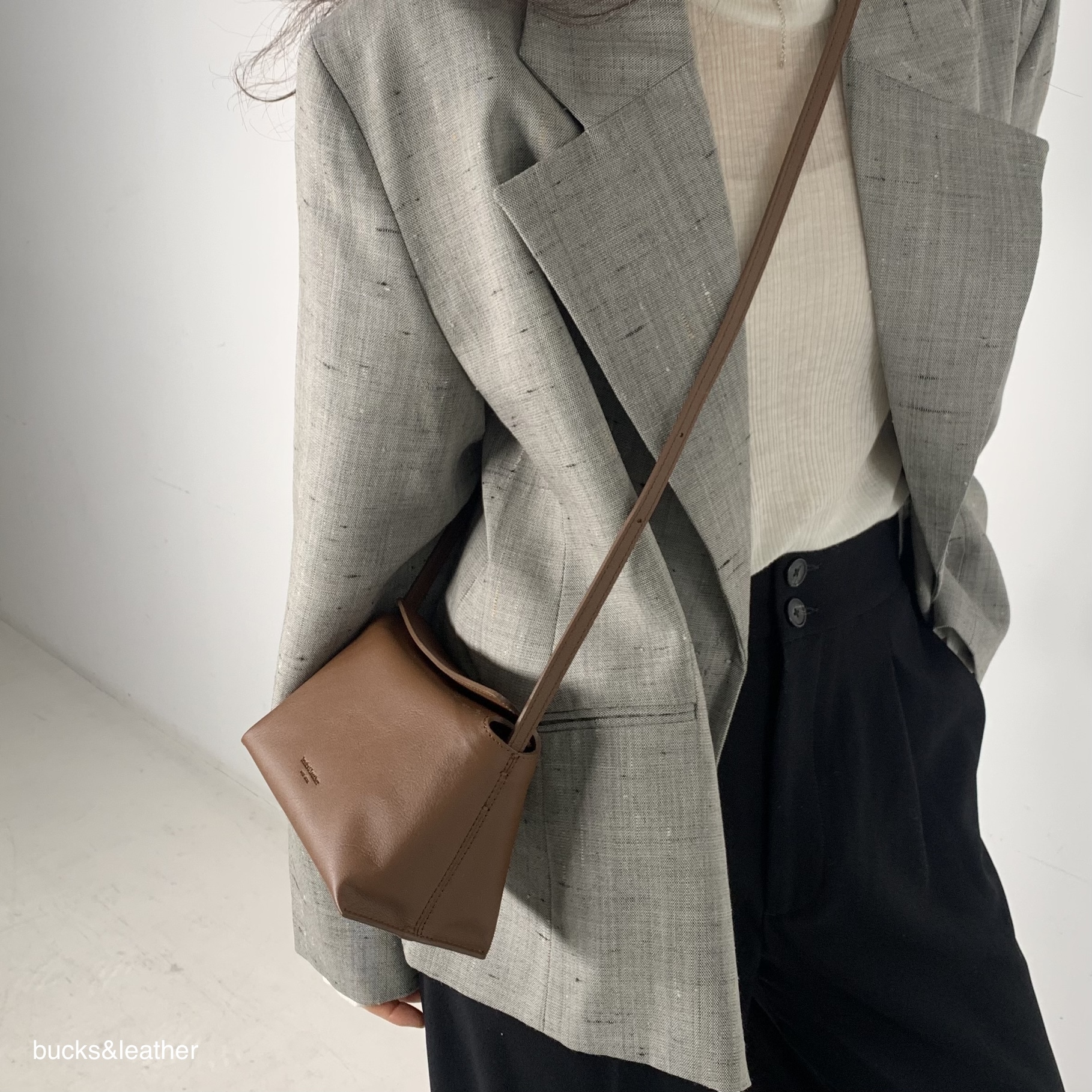 BL36O 磁貼枕頭包 Mini size 牛皮