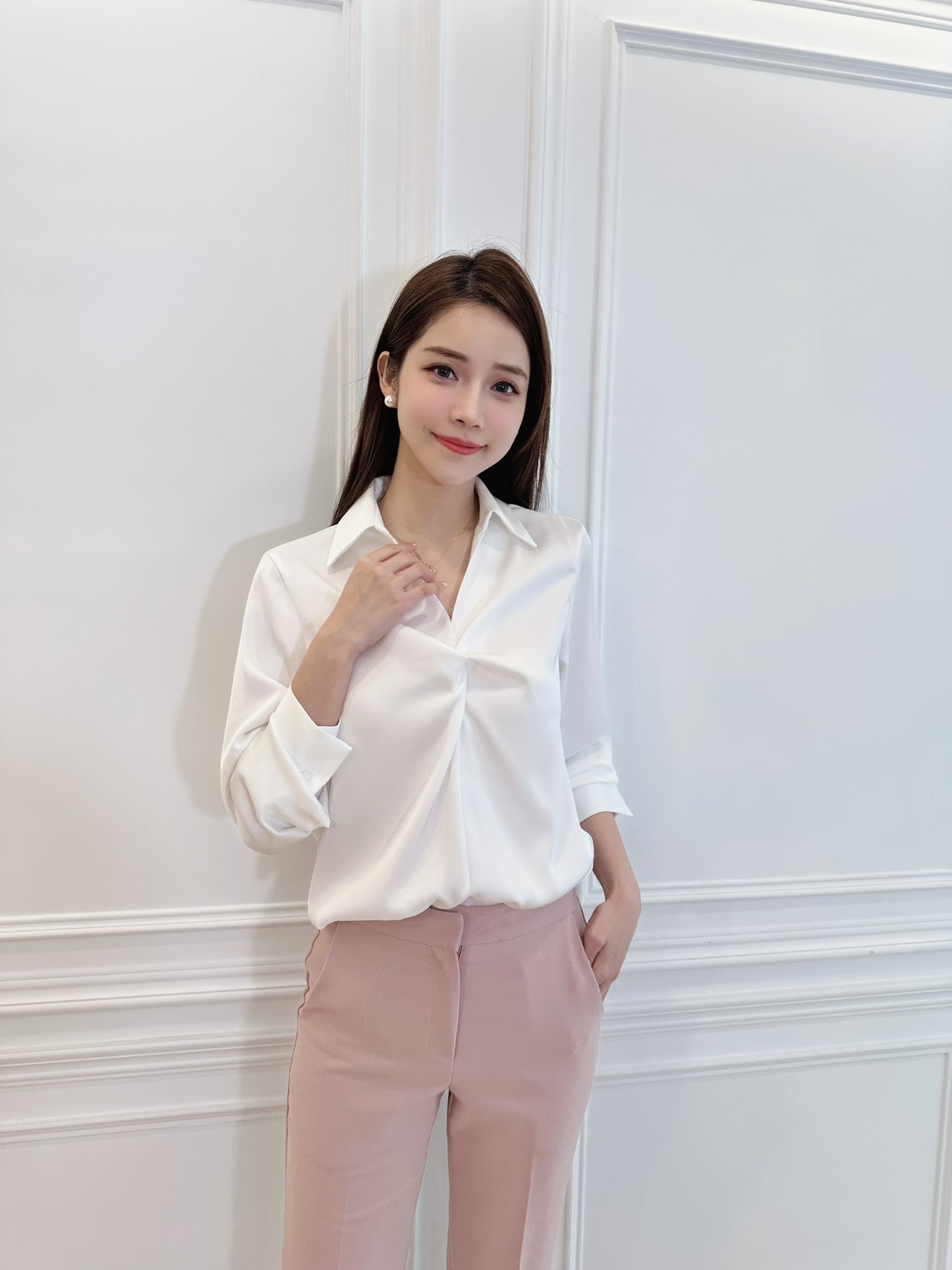 翻領扭結光澤上衣