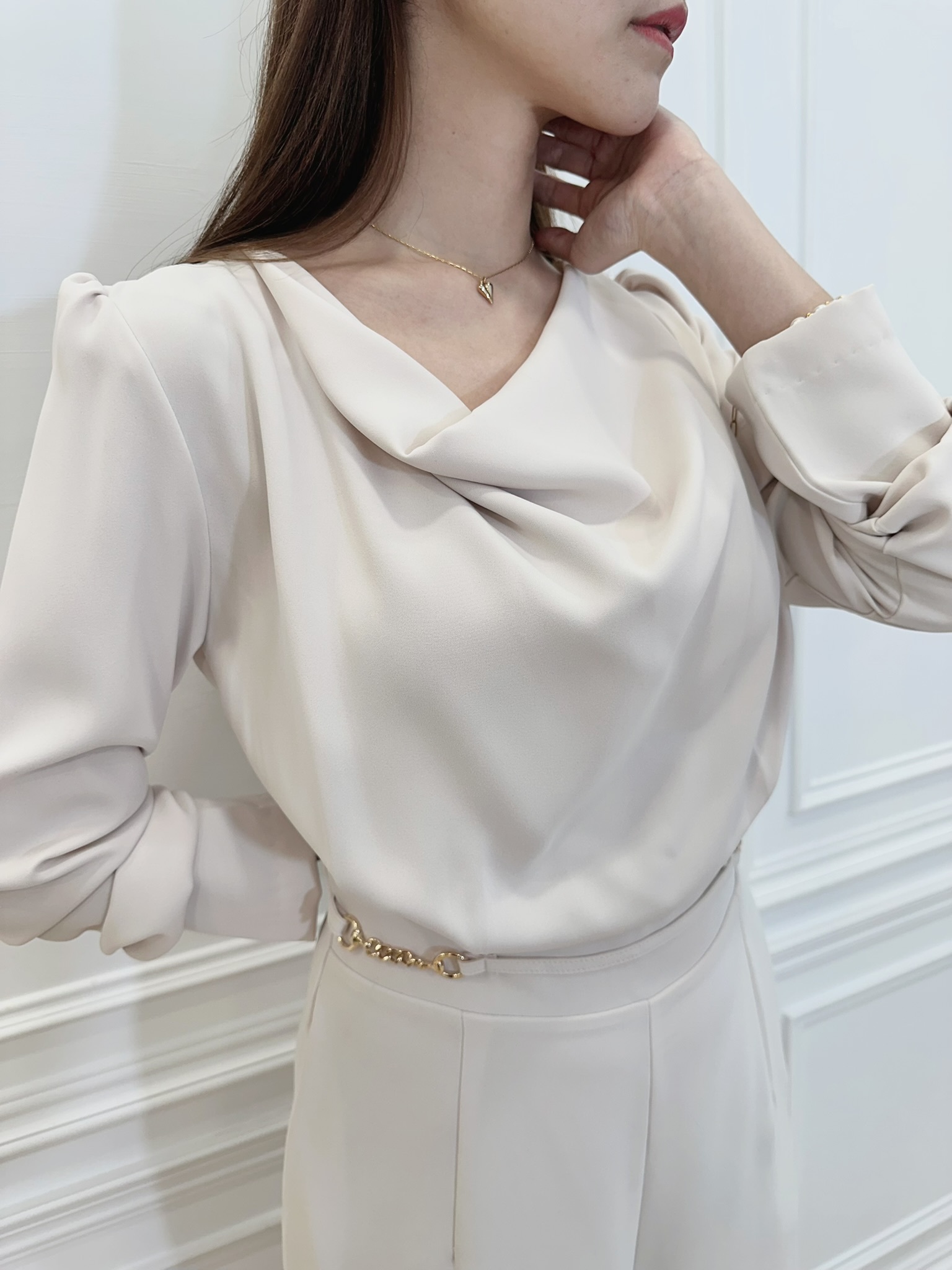 長腿鏈條垂墜領連身褲