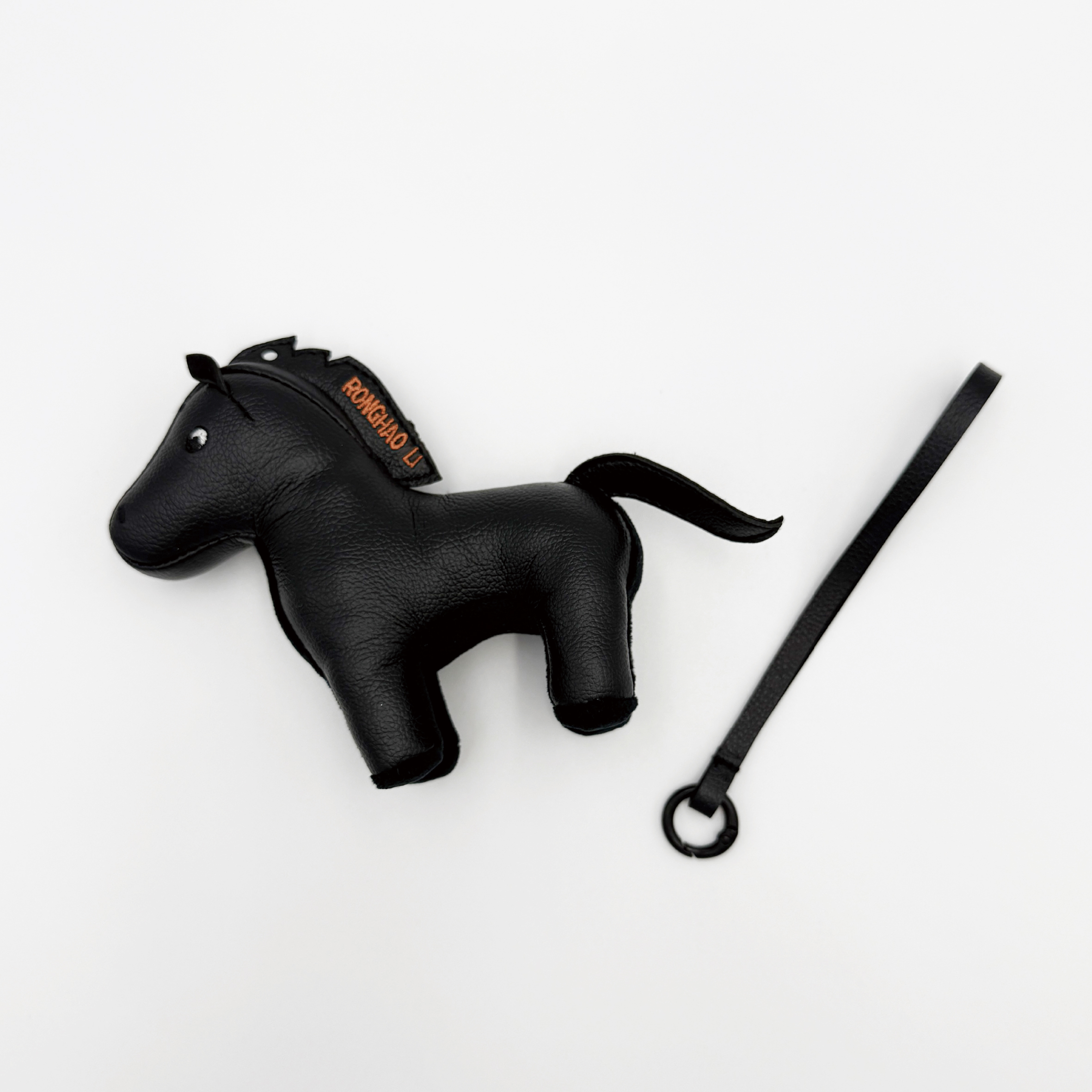 李榮浩 THE DARK HORSE 黑馬 世界巡迴演唱會 周邊商品黑馬公仔吊飾