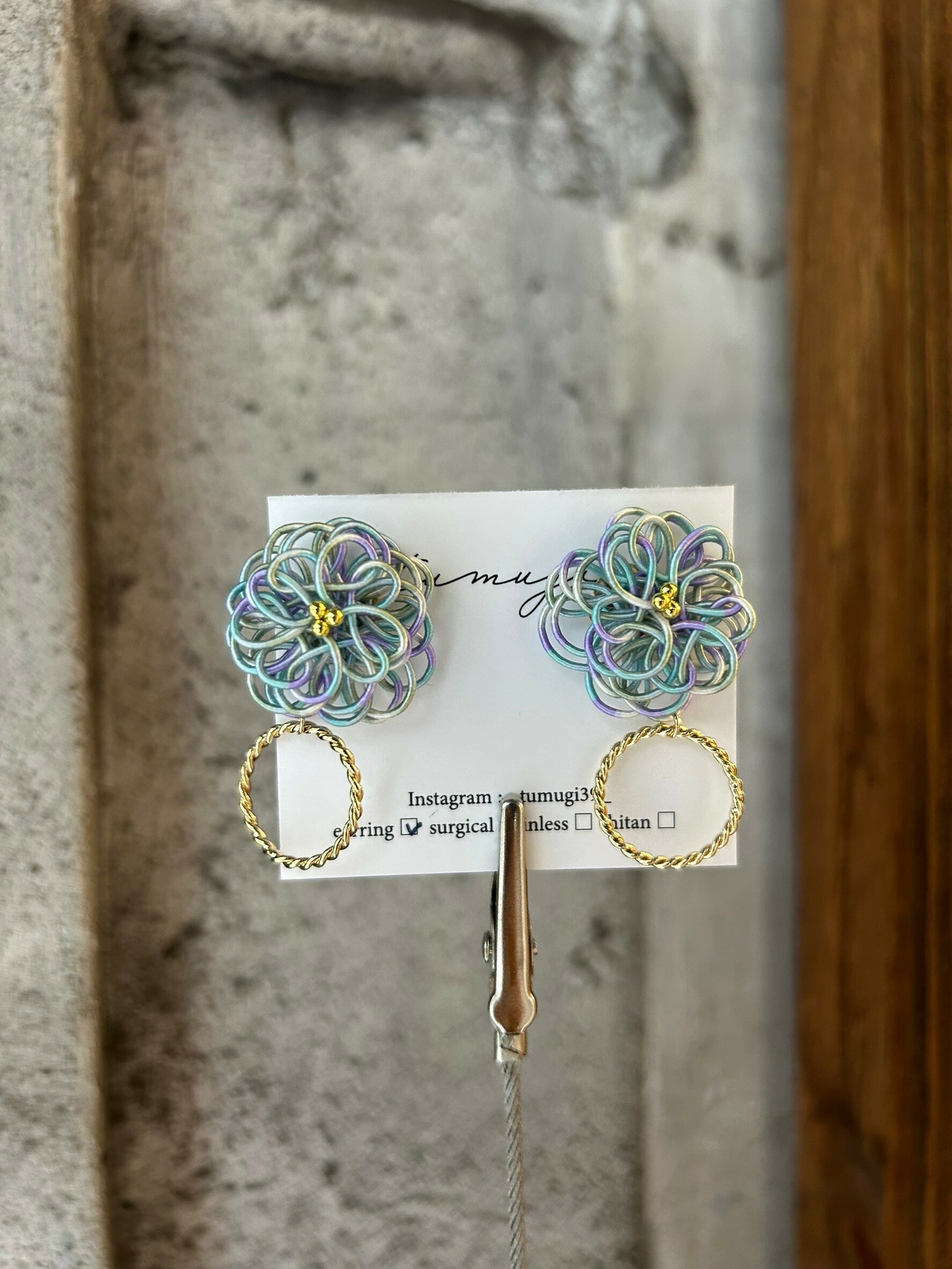 [TUMUGI] 水引絨球花環耳環 | 藍白色 | 耳夾 | NO.106