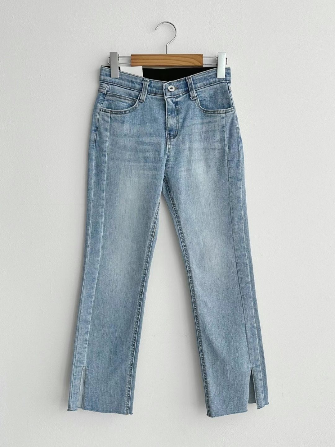 #228N378 那條，真顯瘦! 小開釵牛仔修容褲