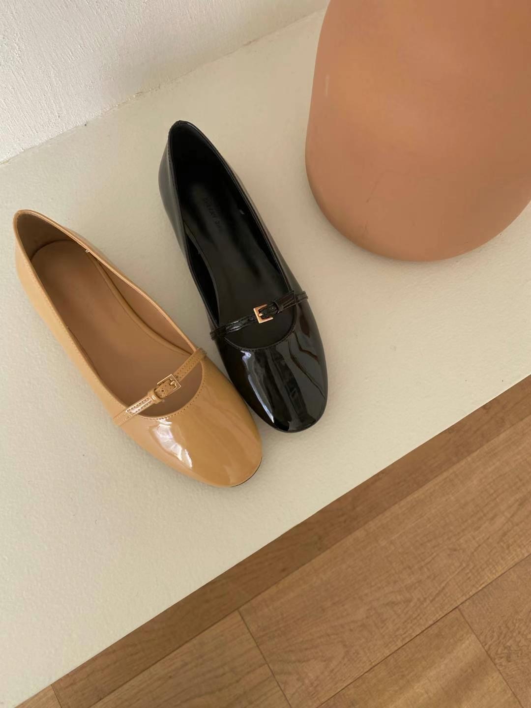 #228N374 繞著優雅感金扣小帶 Oval Mary Jane shoes