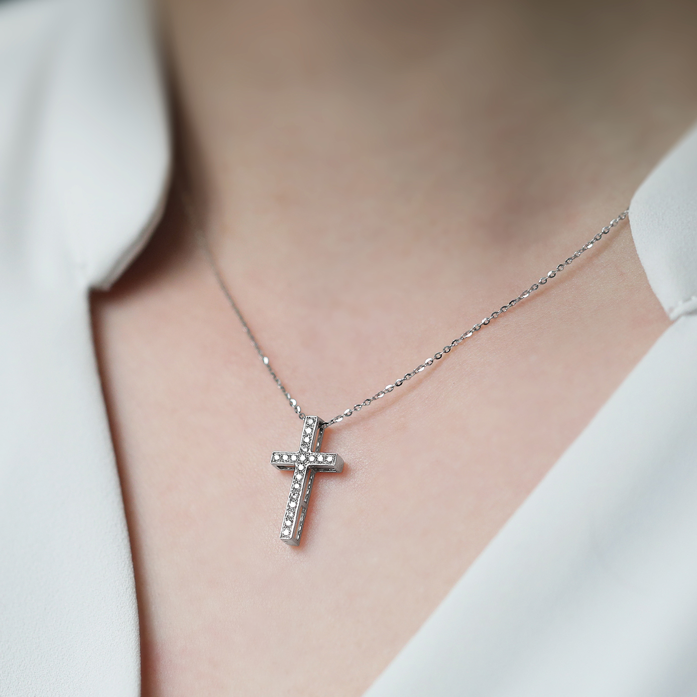 經典十字架 — 12分鑽石項鍊