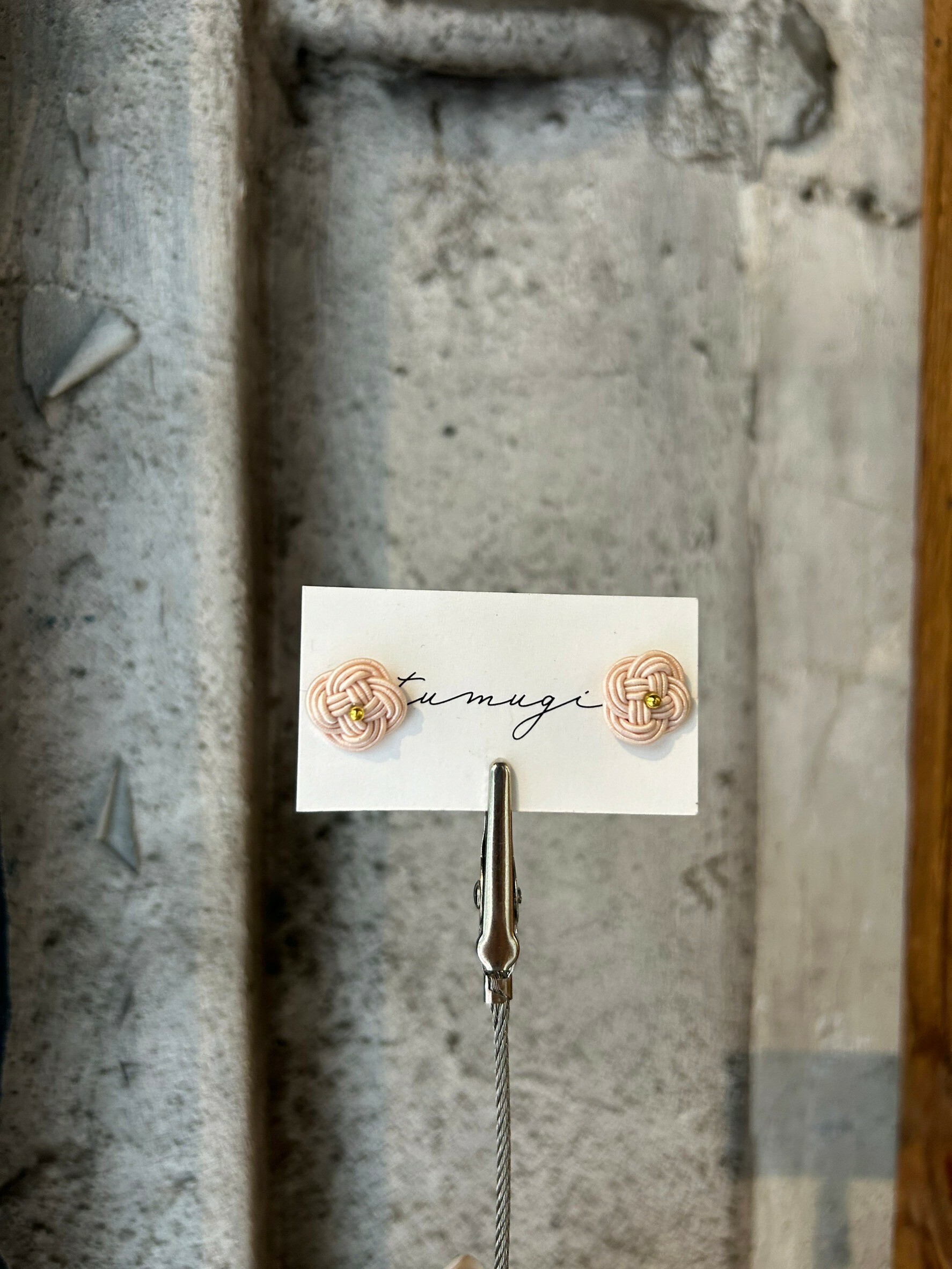 [TUMUGI] 水引小花耳環 | 灰櫻 | 耳夾 | NO.64