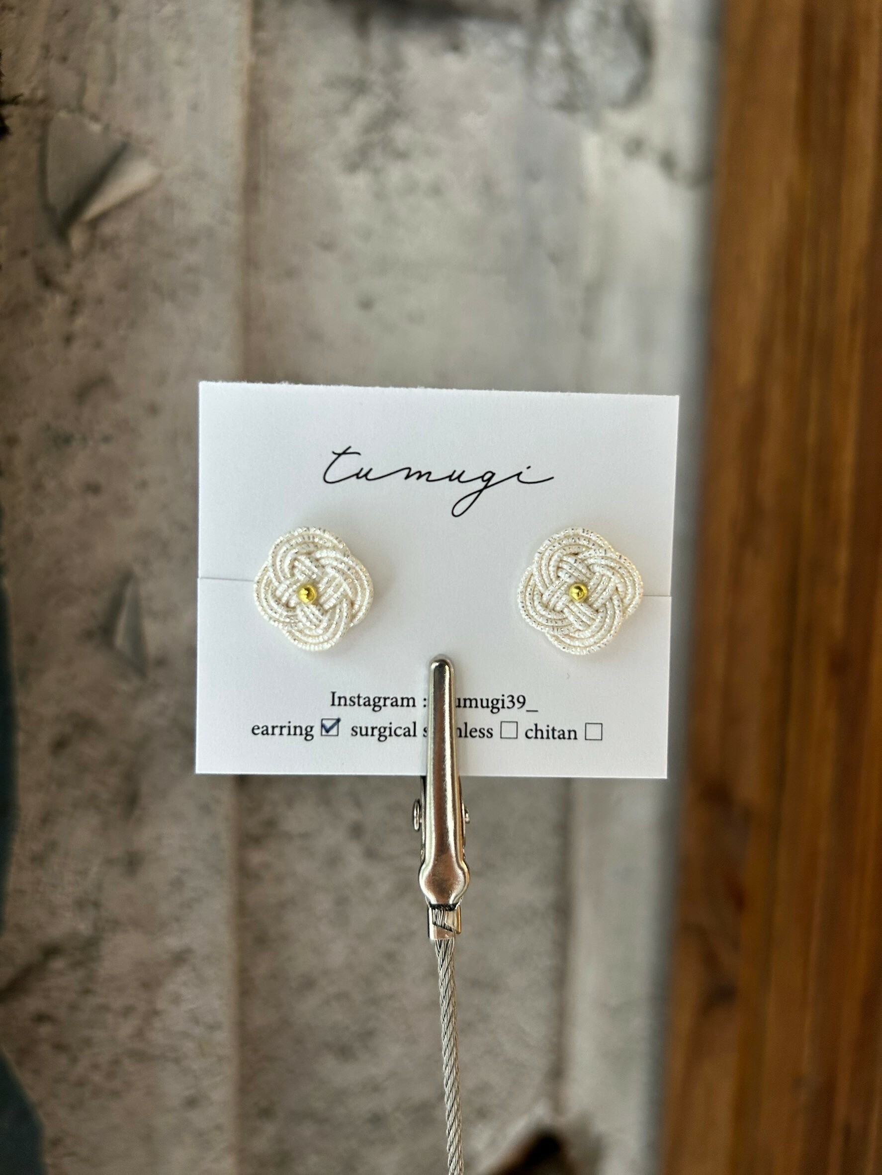 [TUMUGI] 水引小花耳環 | 銀白 | 耳針 | NO.133
