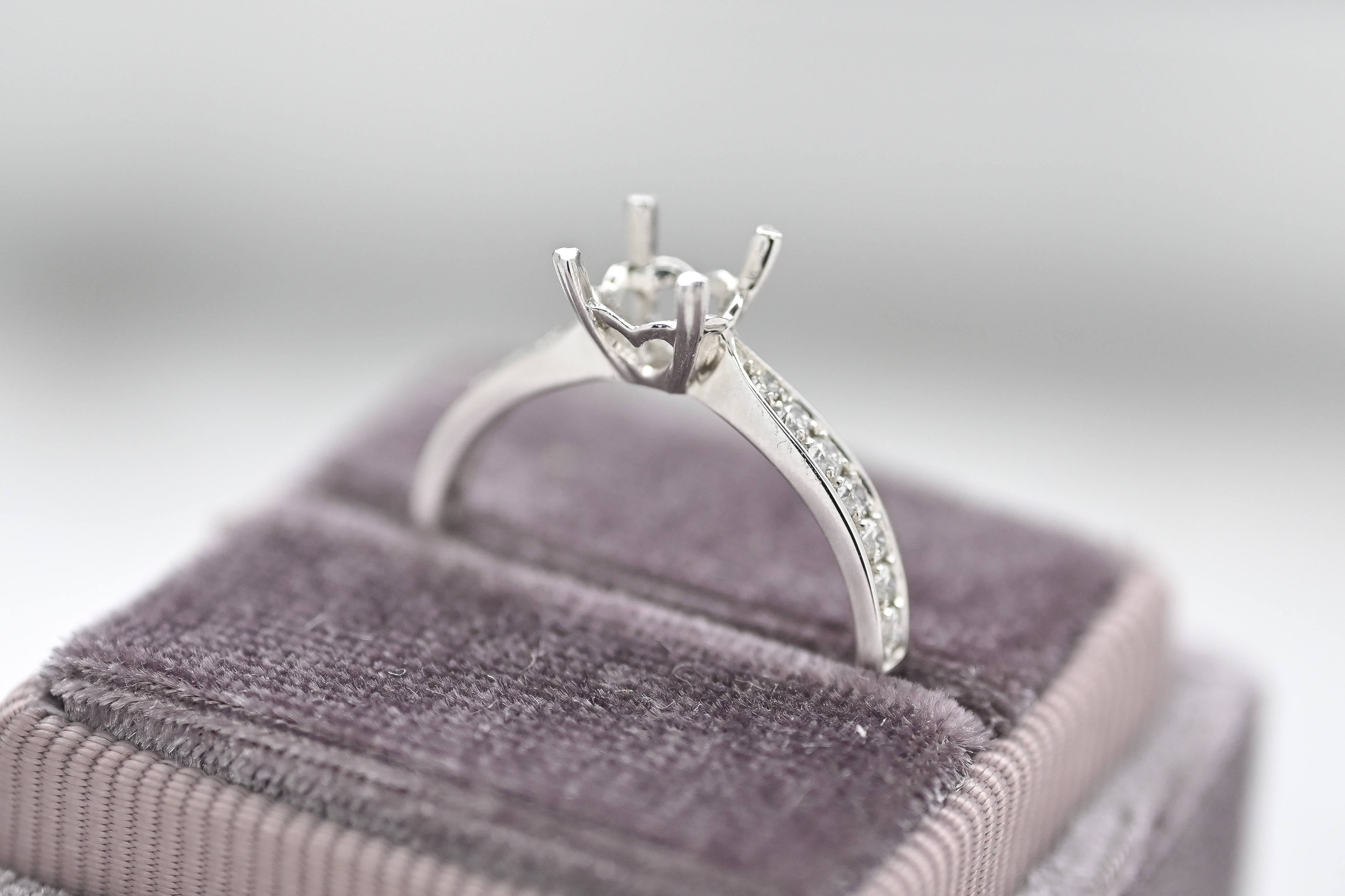 18K 1.00ct Diamond Ring Setting