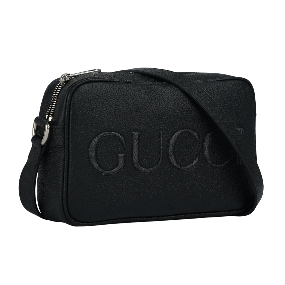 【GUCCI】縫線Logo 素面皮革拉鍊迷你相機包(黑色)768391 AACYX 8446