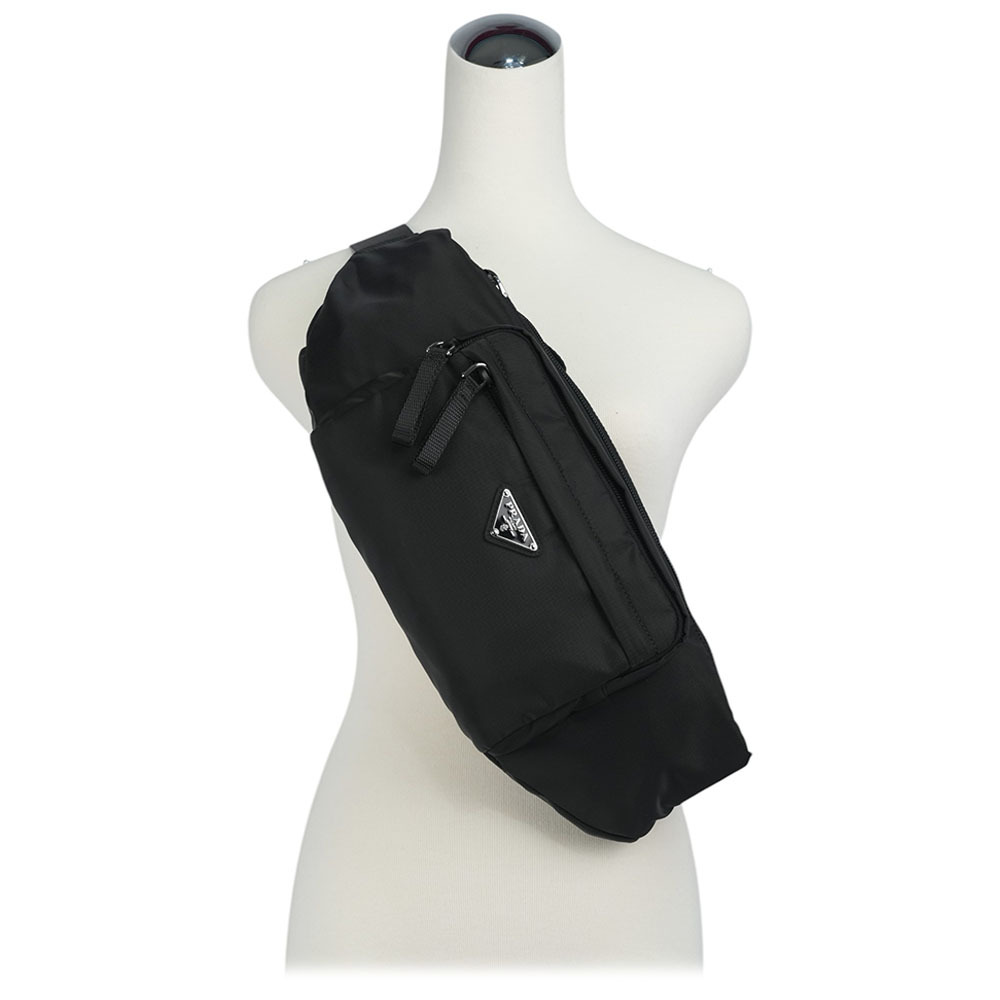 【PRADA】三角牌Logo 拉鍊口袋尼龍腰包(黑色)2VL005 2A6D F0002