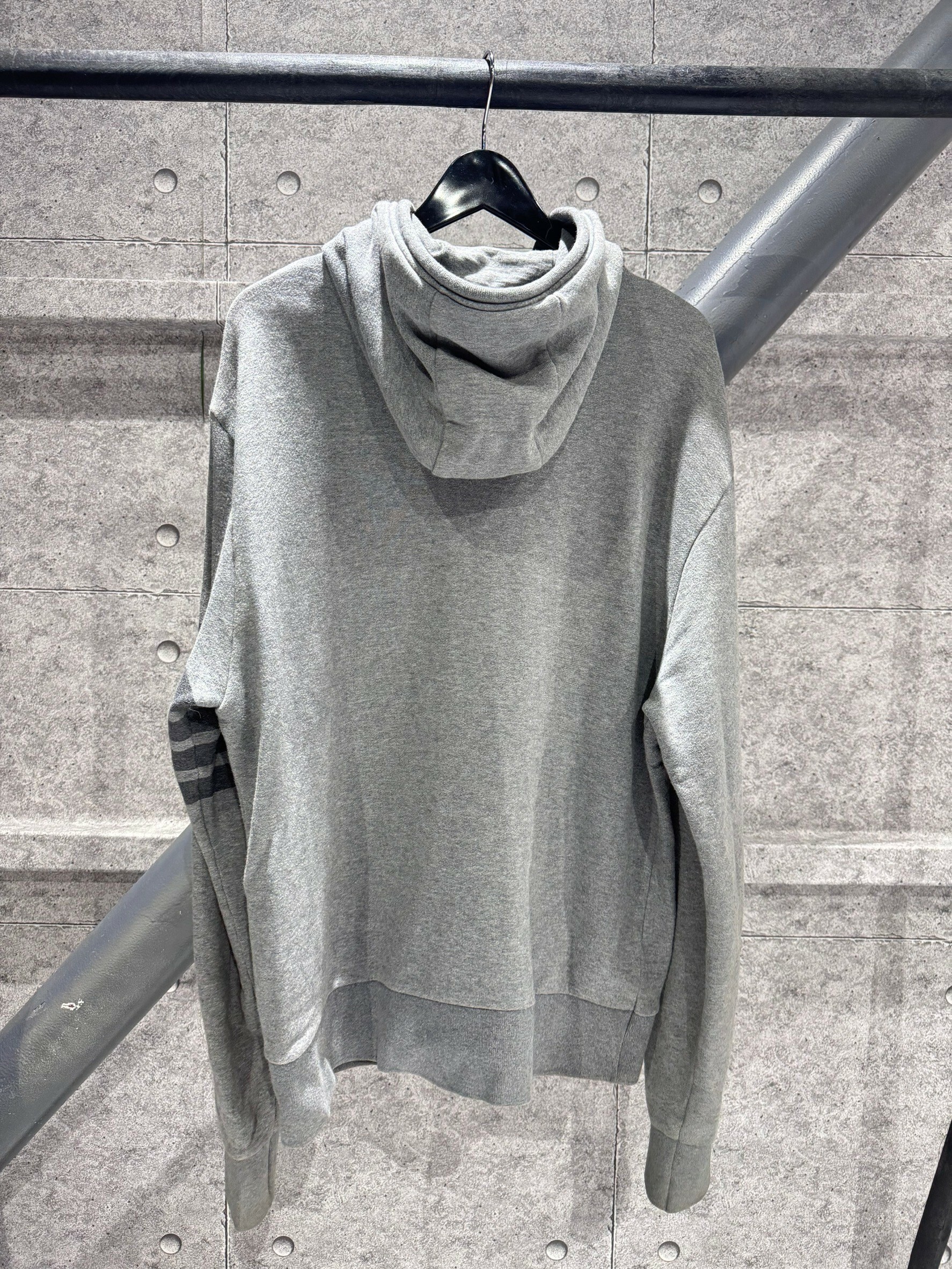 二手美品 Thom Browne 稀少款 深灰四線連帽外套