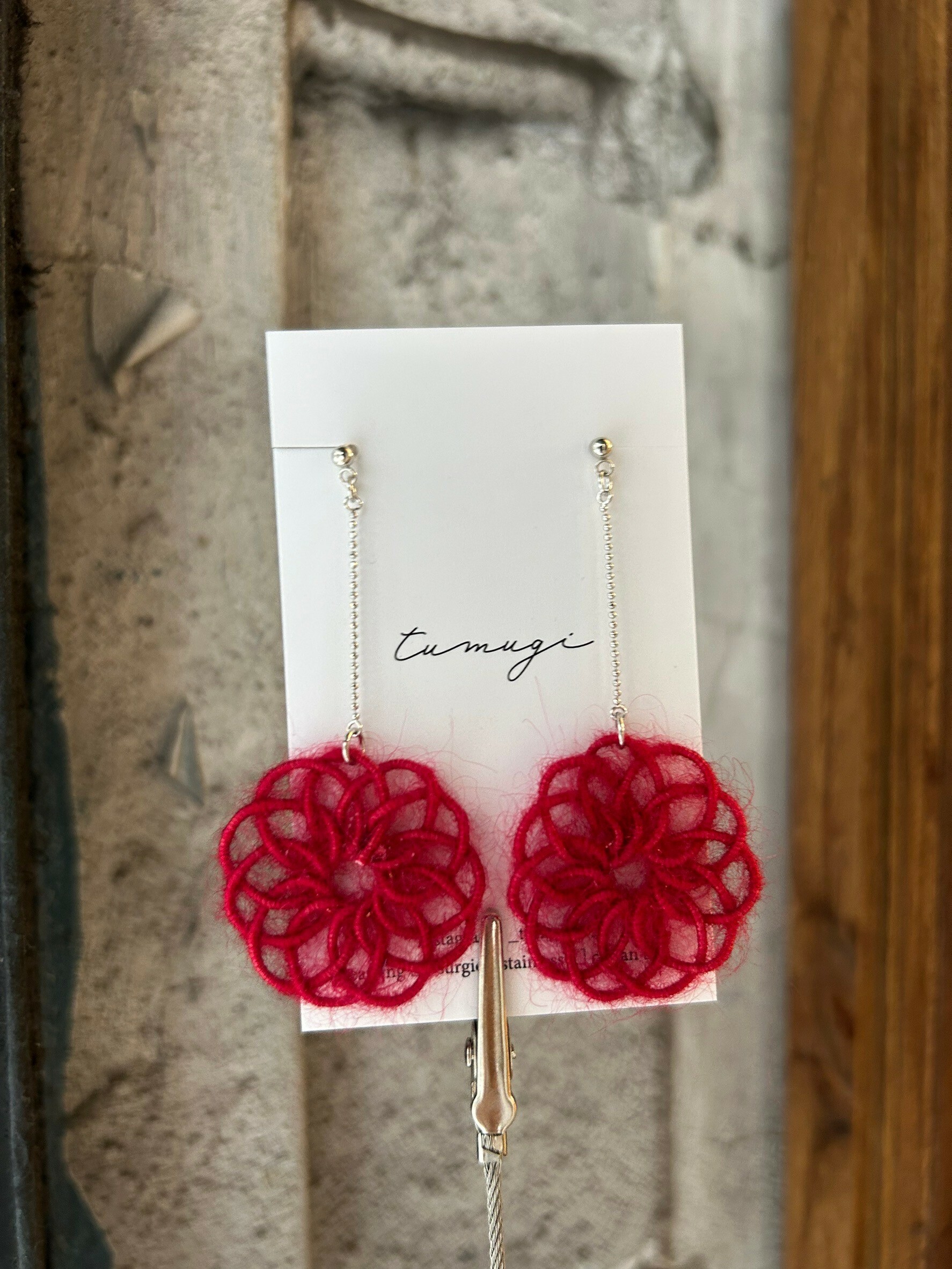 [TUMUGI] 水引花火耳環 | 真紅海馬毛 | 耳夾 | NO.120