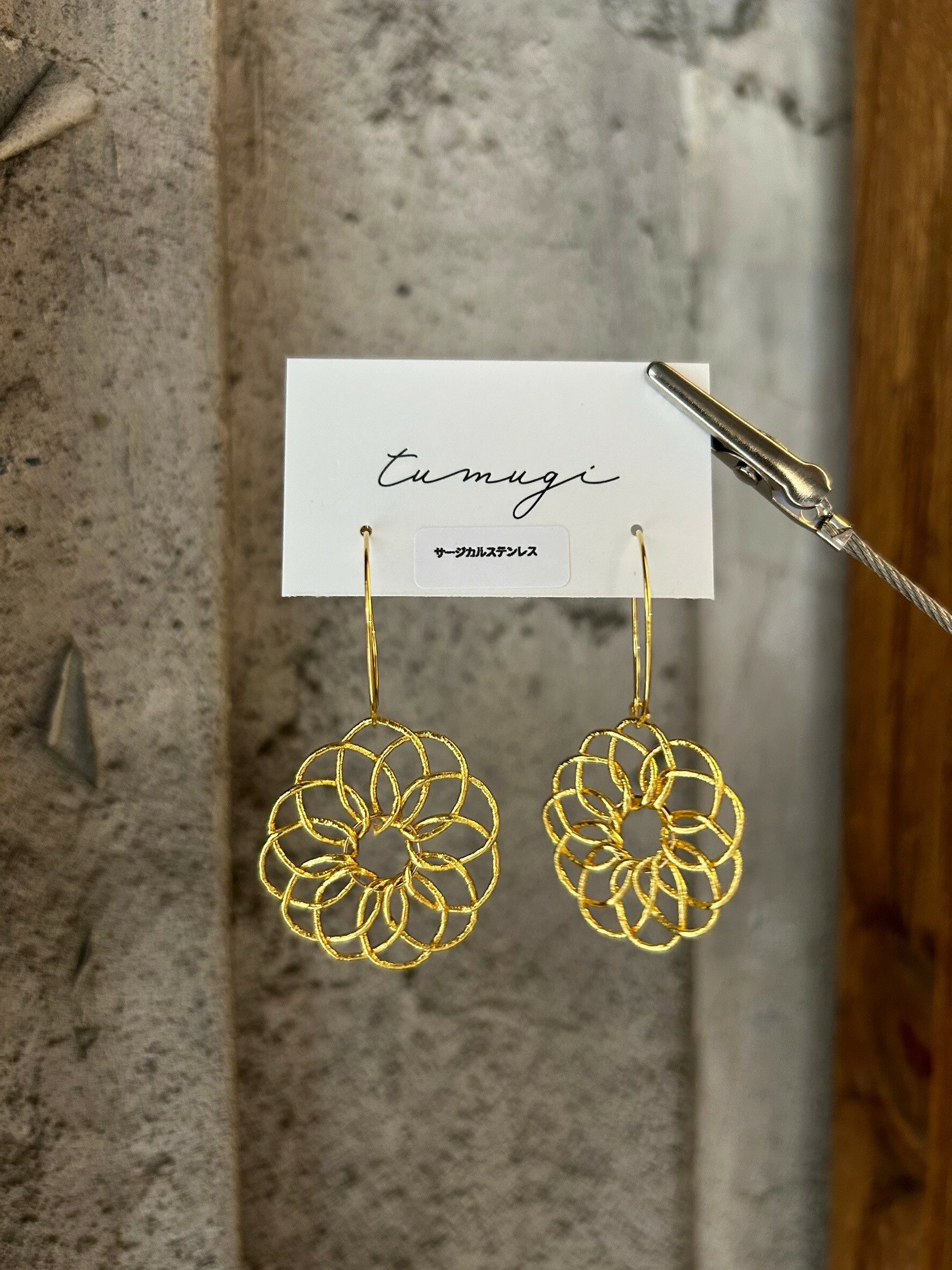 [TUMUGI] 水引花火圈圈耳環 | 金色 | 耳針 | NO.112