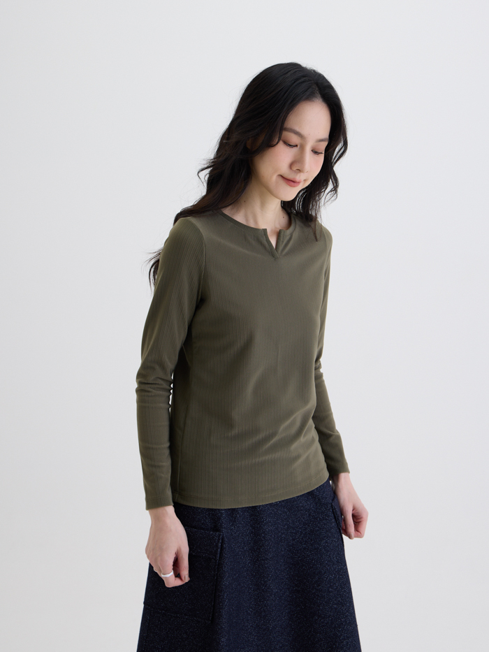 波卡切角V口長袖上衣-軍綠