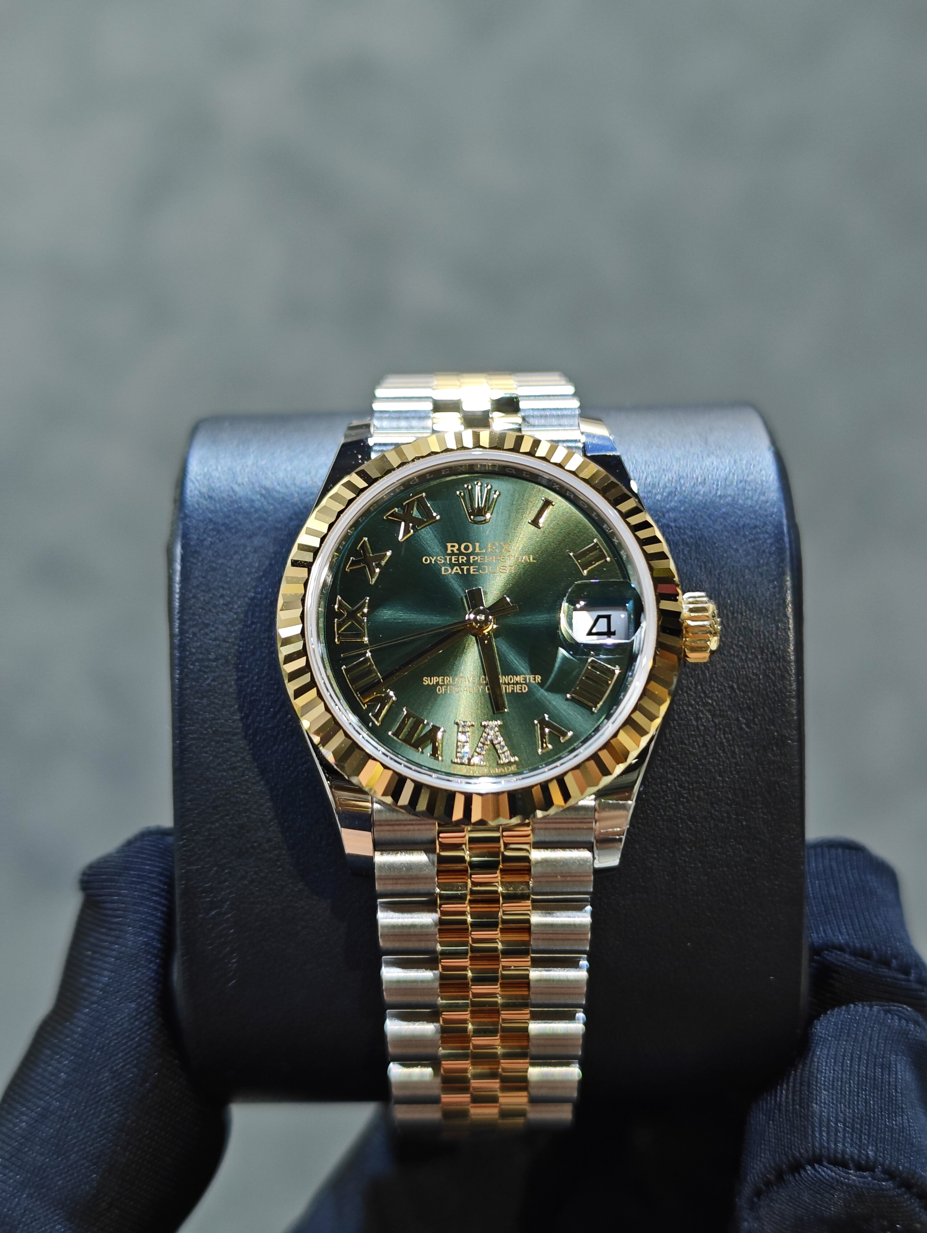 278273 | ROLEX GREEN DIAL ROMAN NUMERALS DIAMOND