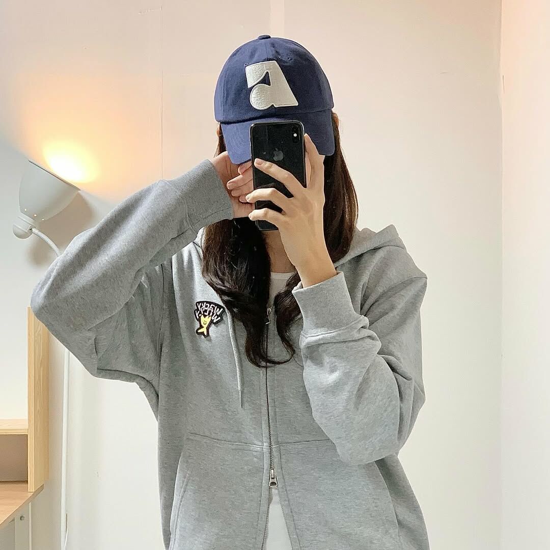 【限時24H】 Wacky WiLLy ( What it isnt ) 基本款標誌 小黃人 雙拉鍊 外套