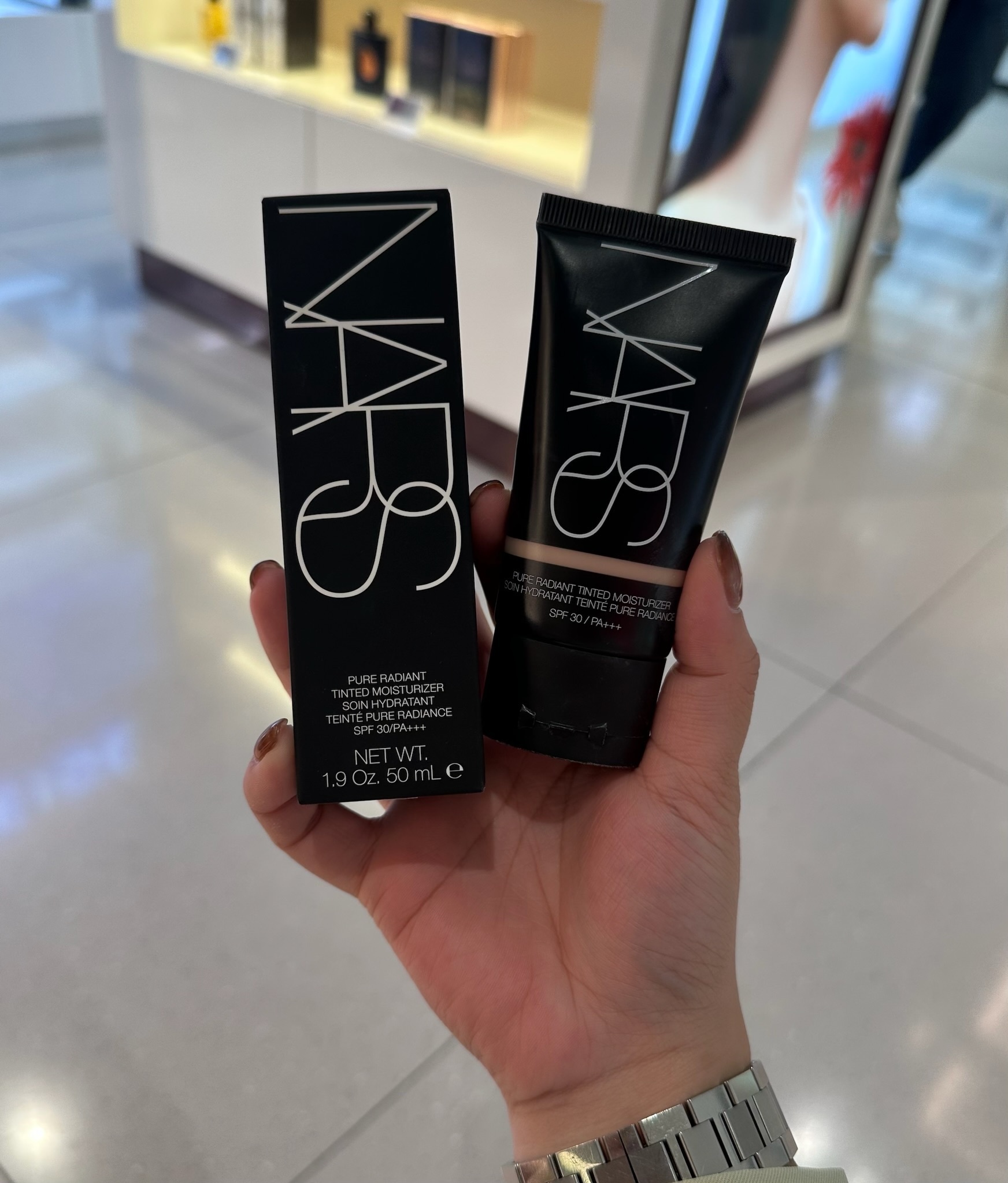 【NARS】Pure Radiant Tinted Moisturizer SPF 30/PA+++ 瞬效裸肌蜜