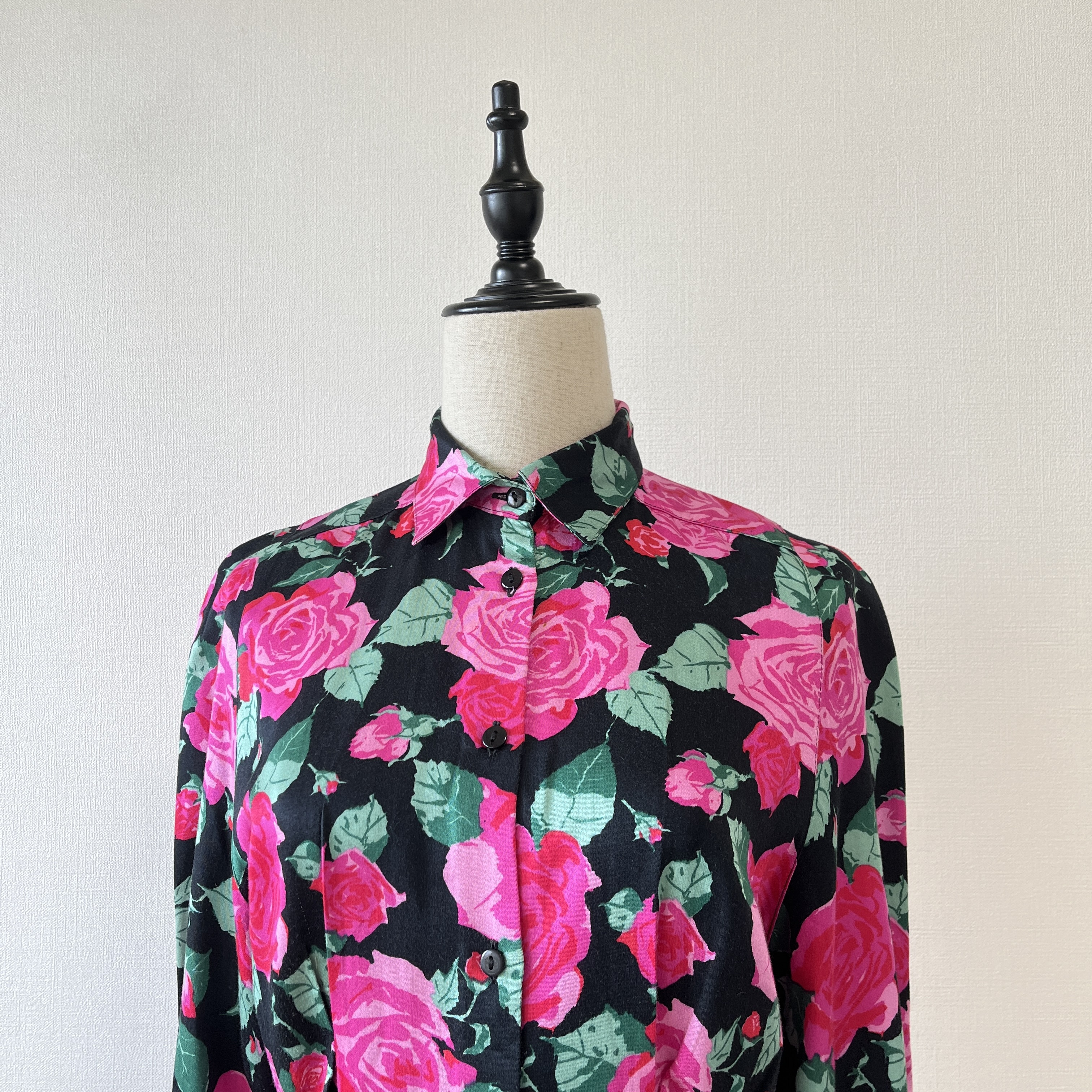 意大利製黑色大玫瑰花上衣