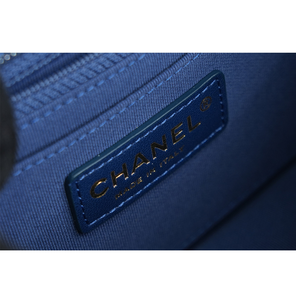 【CHANEL 】金色CC Logo 牛仔菱格紋手提/斜背二用豆腐包(單寧藍)AS4051 B10732 NN574