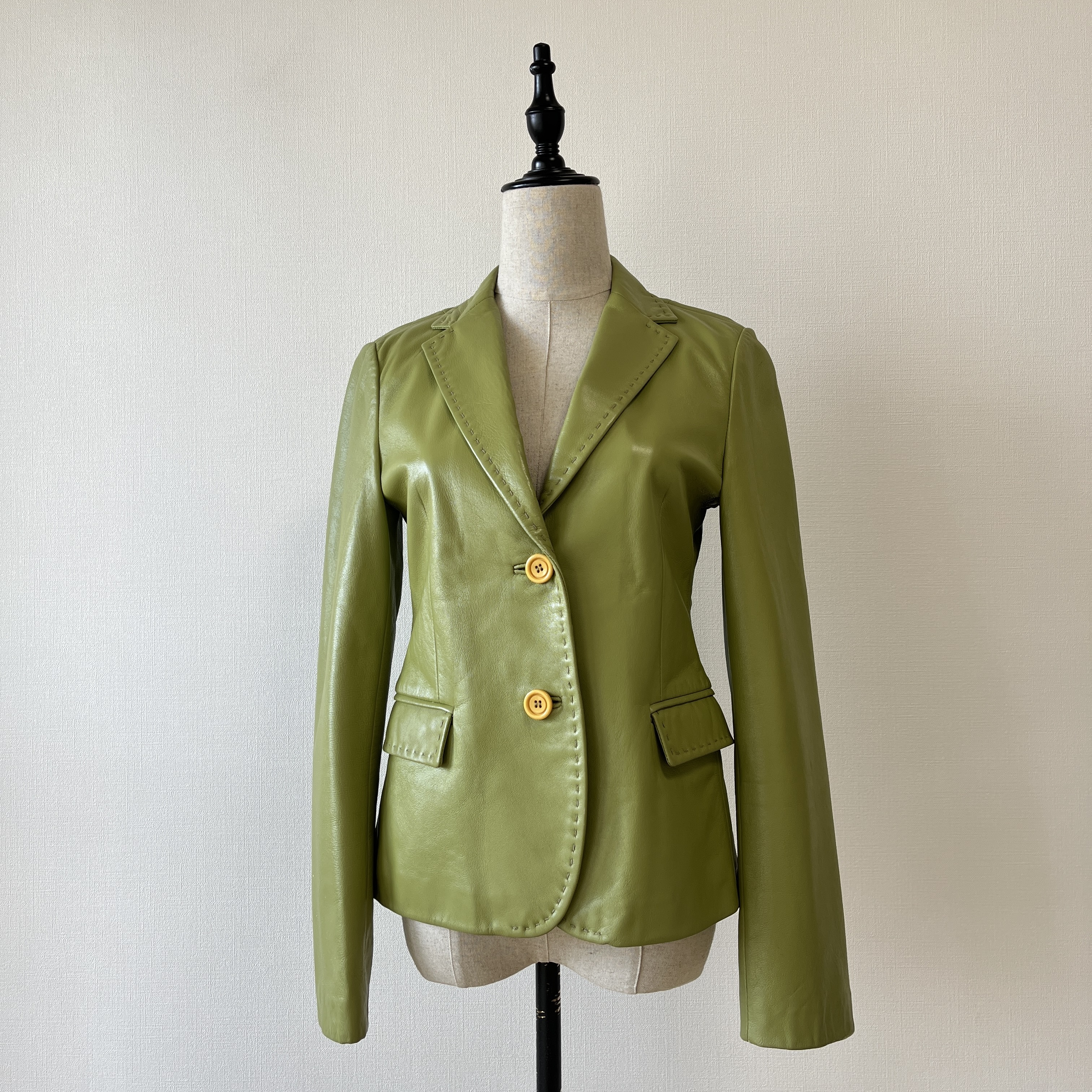 青蘋果綠色羊皮皮褸