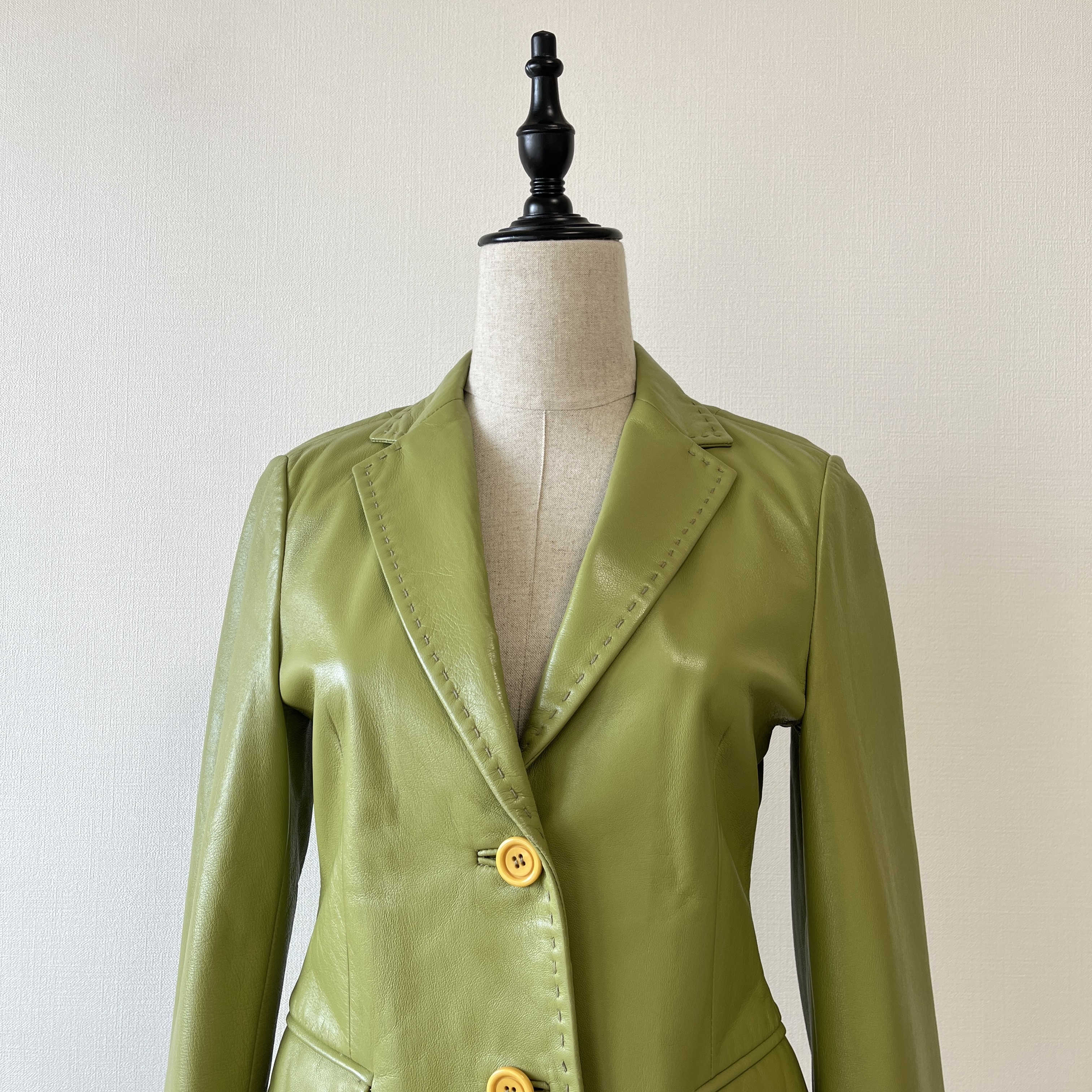 青蘋果綠色羊皮皮褸