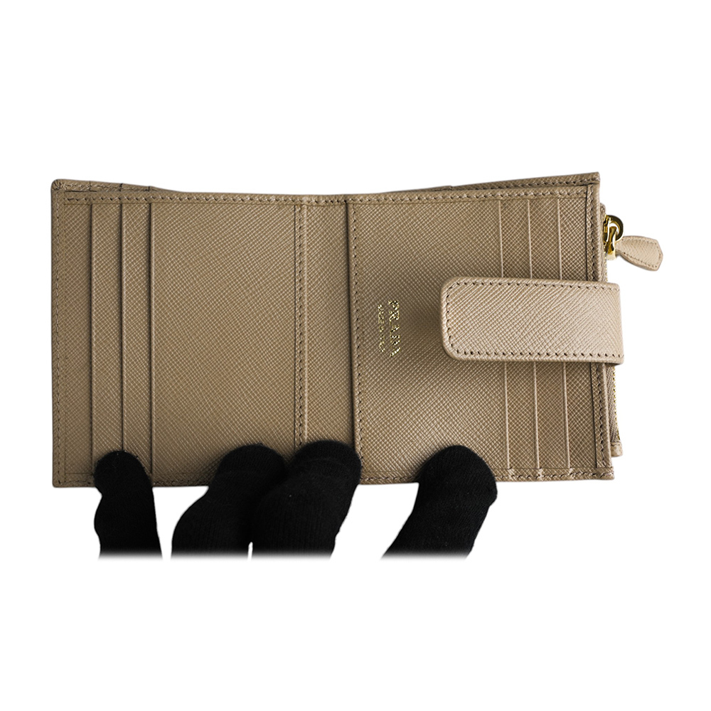 【PRADA】金字浮雕Logo 防刮牛皮卡片短夾(藕粉色)1ML047 QWA F0236