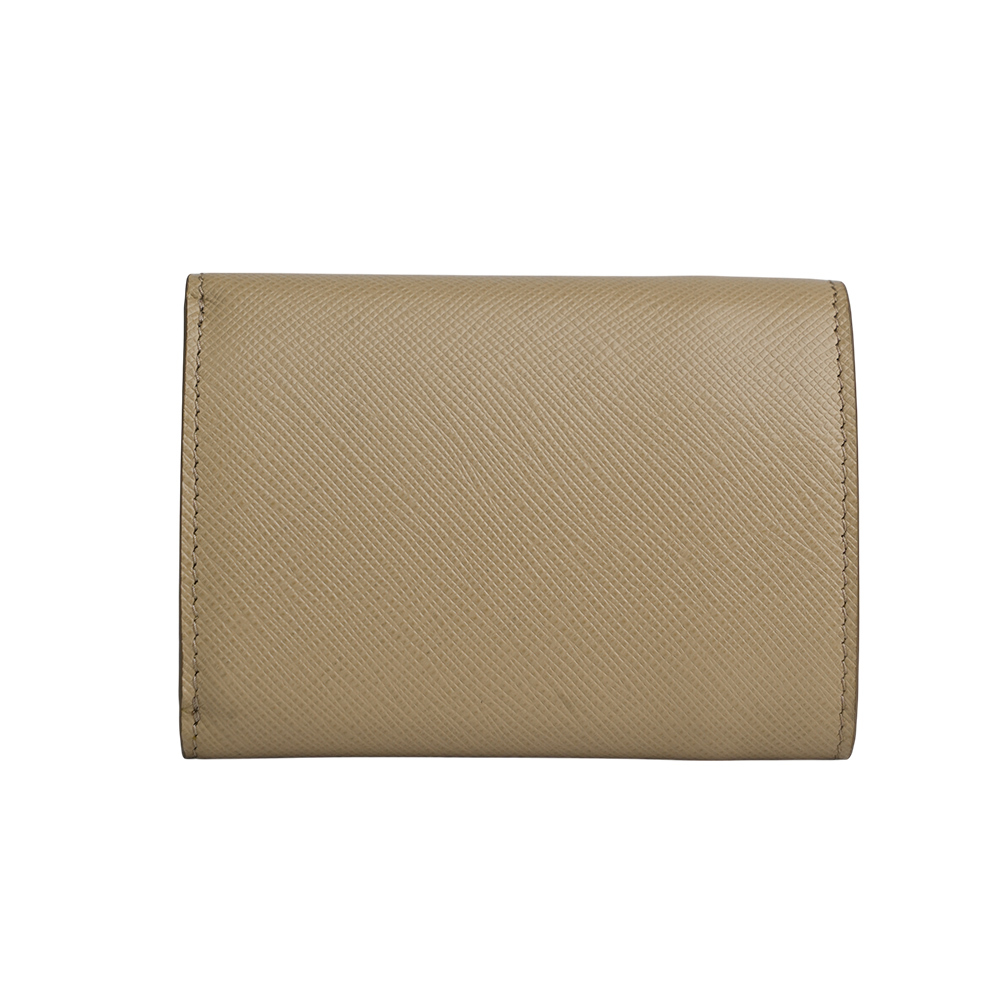 【PRADA】浮雕Logo防刮皮革信封造型迷你三折短夾(藕粉色)1MH021 QWA F0236