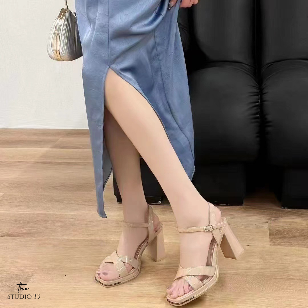 交叉方頭高跟涼鞋