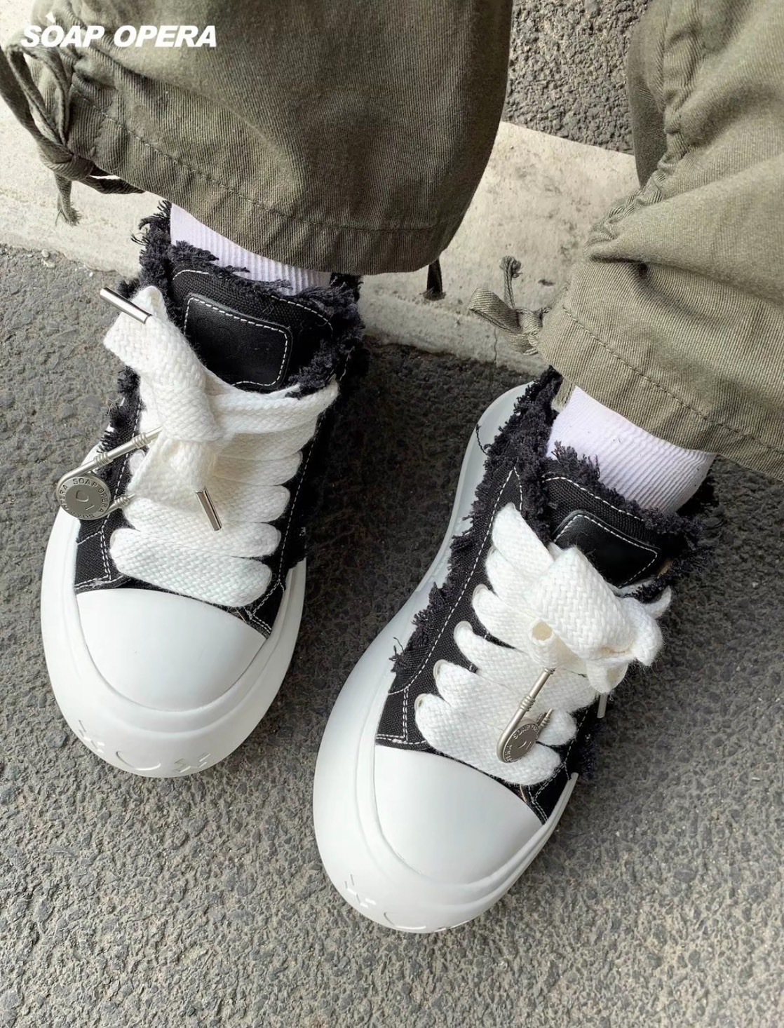 【代購】SOAP OPERA 大頭鞋 開口笑 厚底鞋 解構 休閒鞋 黑白 熊貓 #AESPA寧寧同款 SOUSF3231229