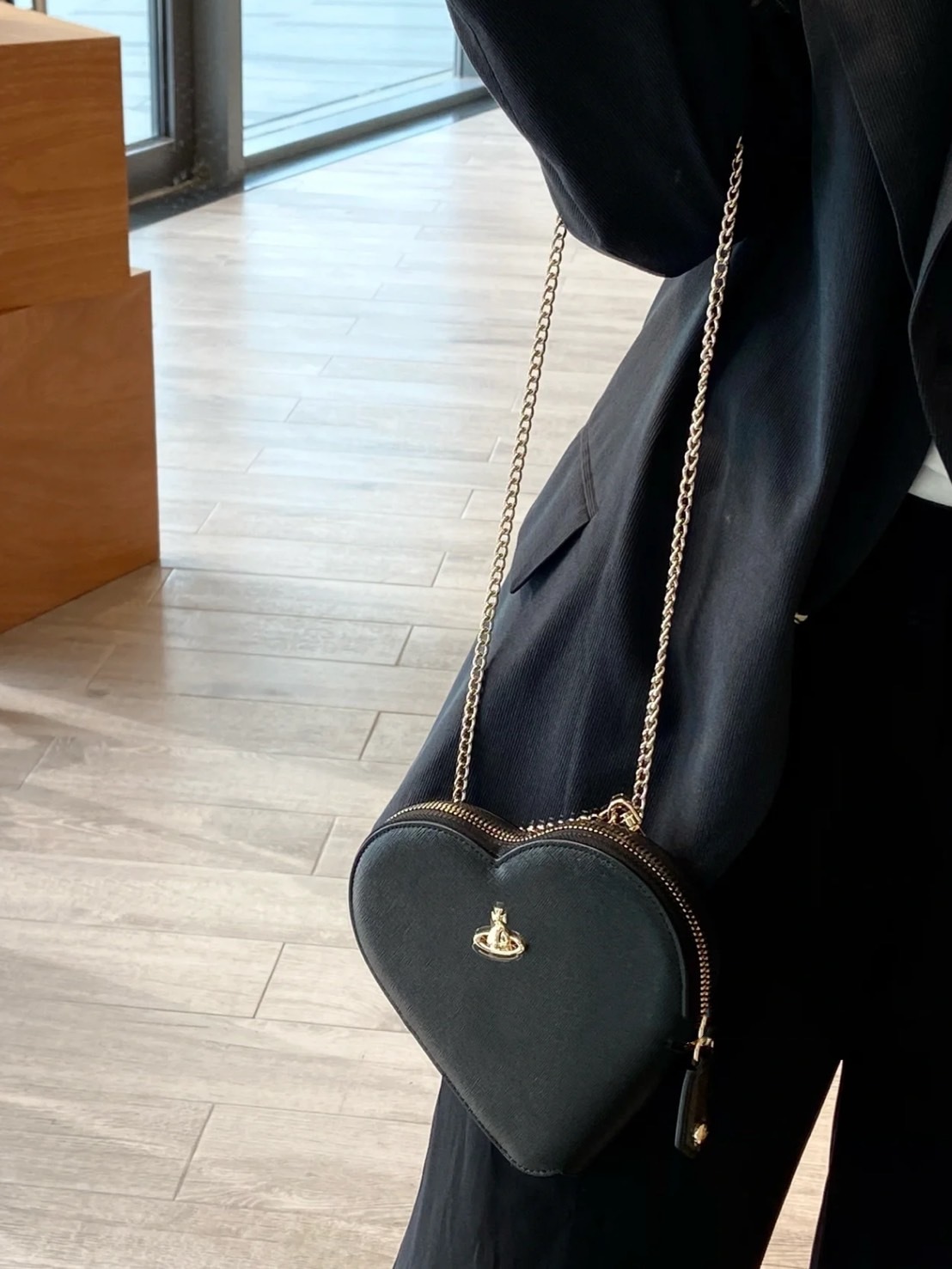 VIVIENNE WESTWOOD 西太后 牛皮 愛心 單肩包 黑