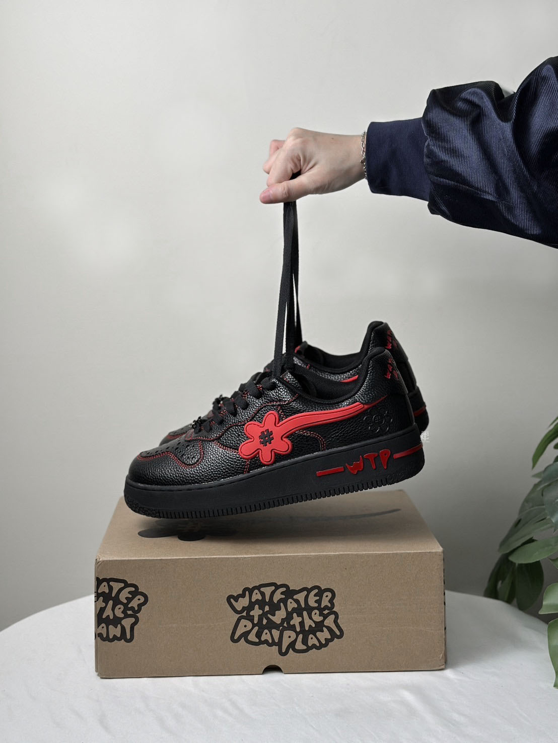 <🌼搶先上新!!> Water The Plant "BLAZE" Japan Exclusive GOAT Kicks 小花 全黑 黑底 紅花 WTPS117094001