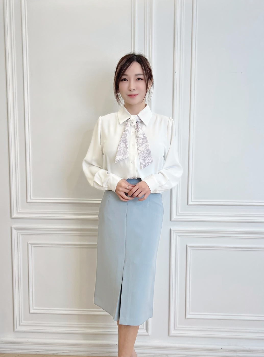 印花短領巾金釦襯衫