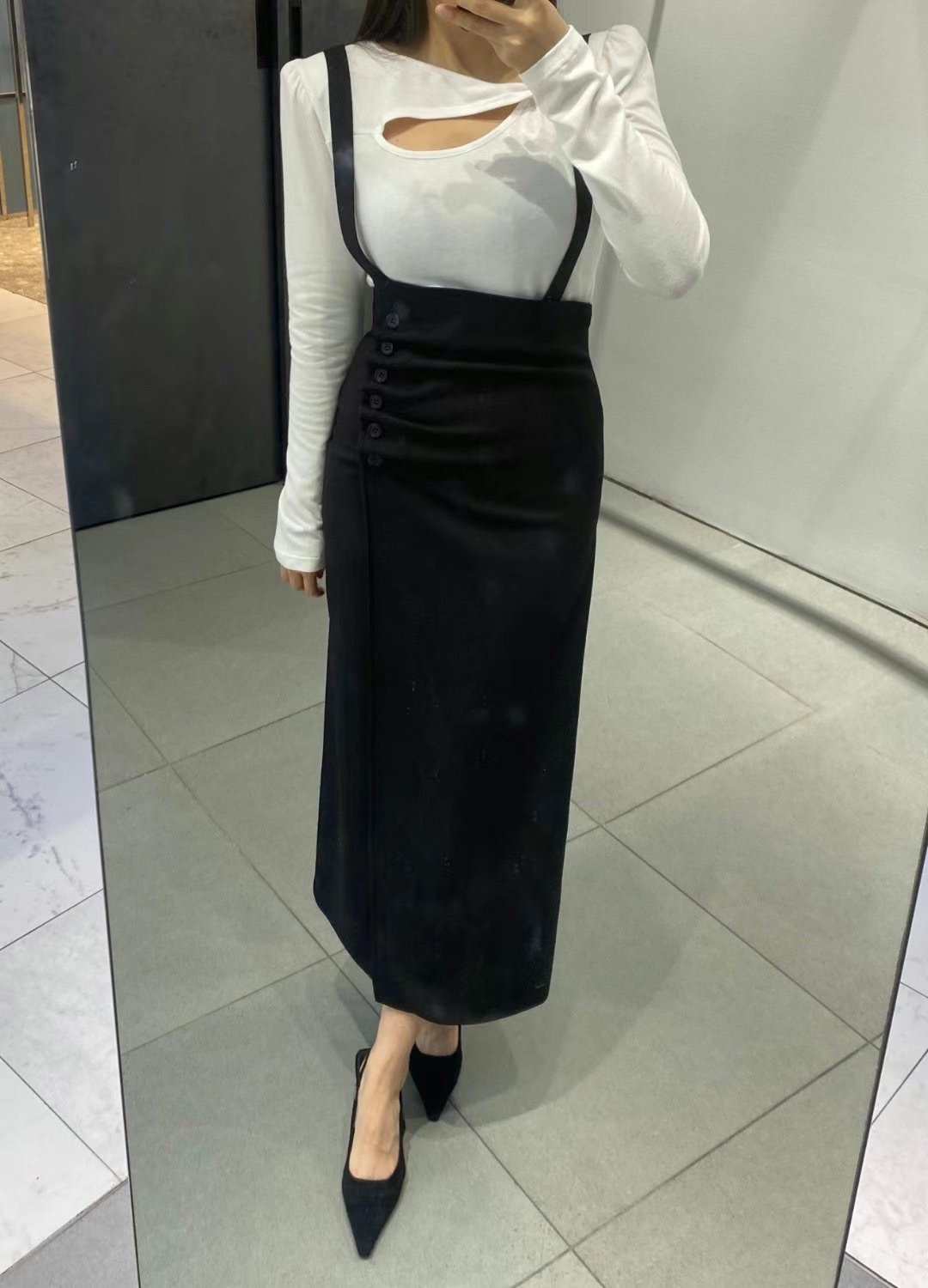 503126吊帶抓褶側釦長裙 黑s現貨