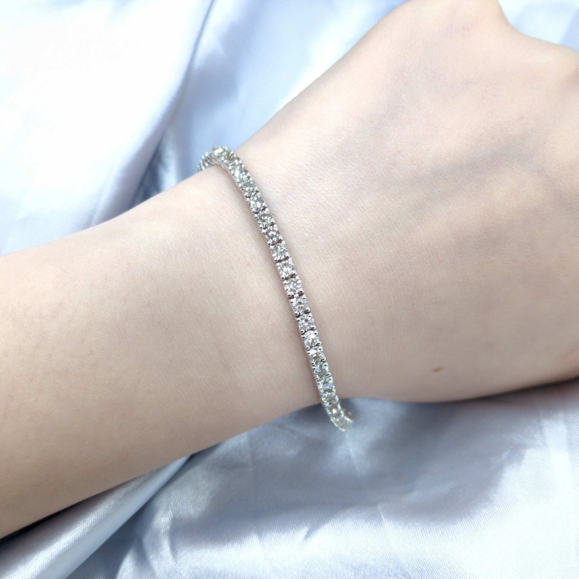 全新18K白金4卡46份鑽石手鍊