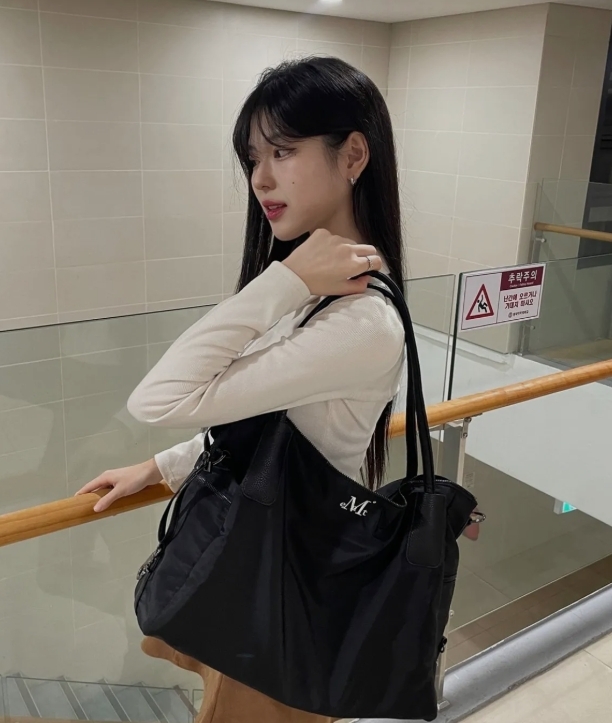 【代購】MUCENT 4WAY 經典刺繡LOGO 流浪包 手提包 斜背包 肩背包