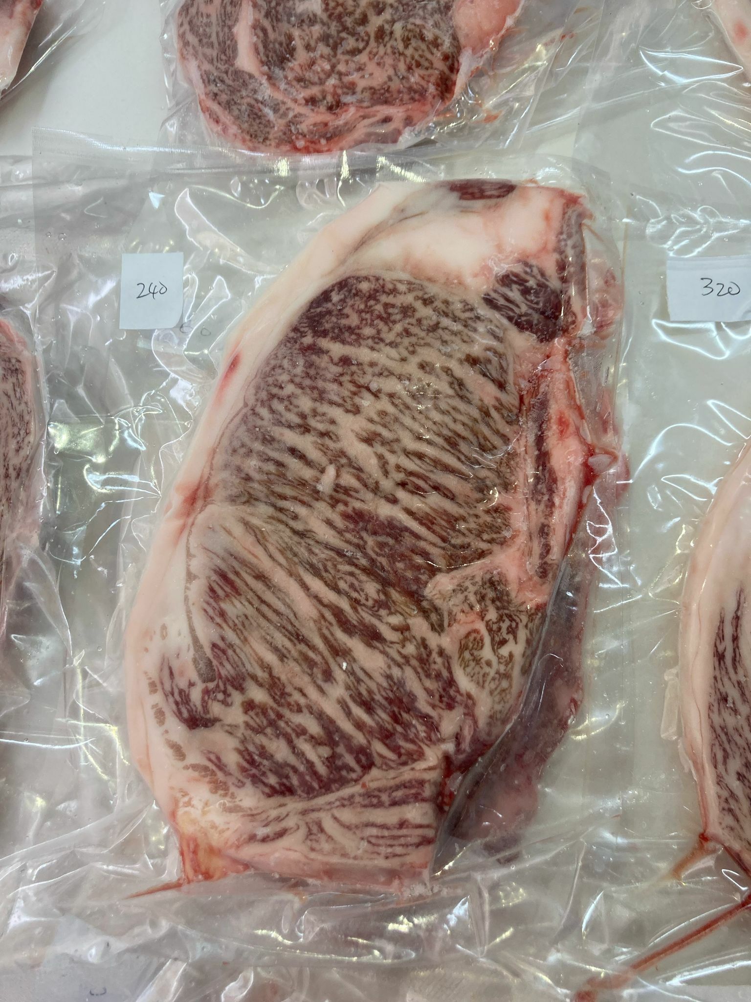 A5日本鹿兒島産黒毛和牛肉眼片 -- 每塊