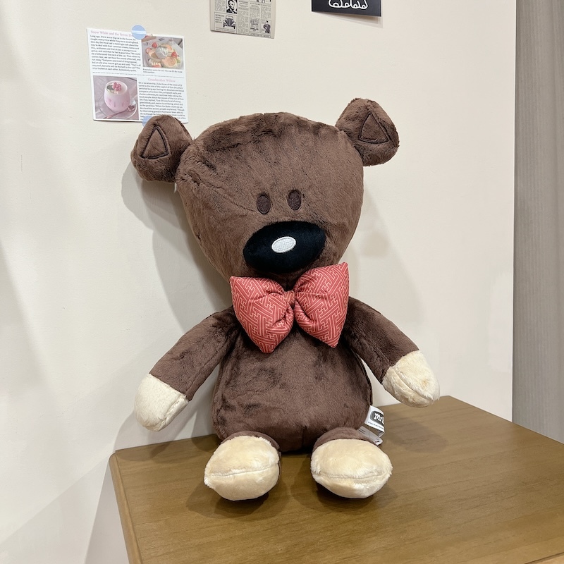 《03086》領結豆豆熊大玩偶/12吋