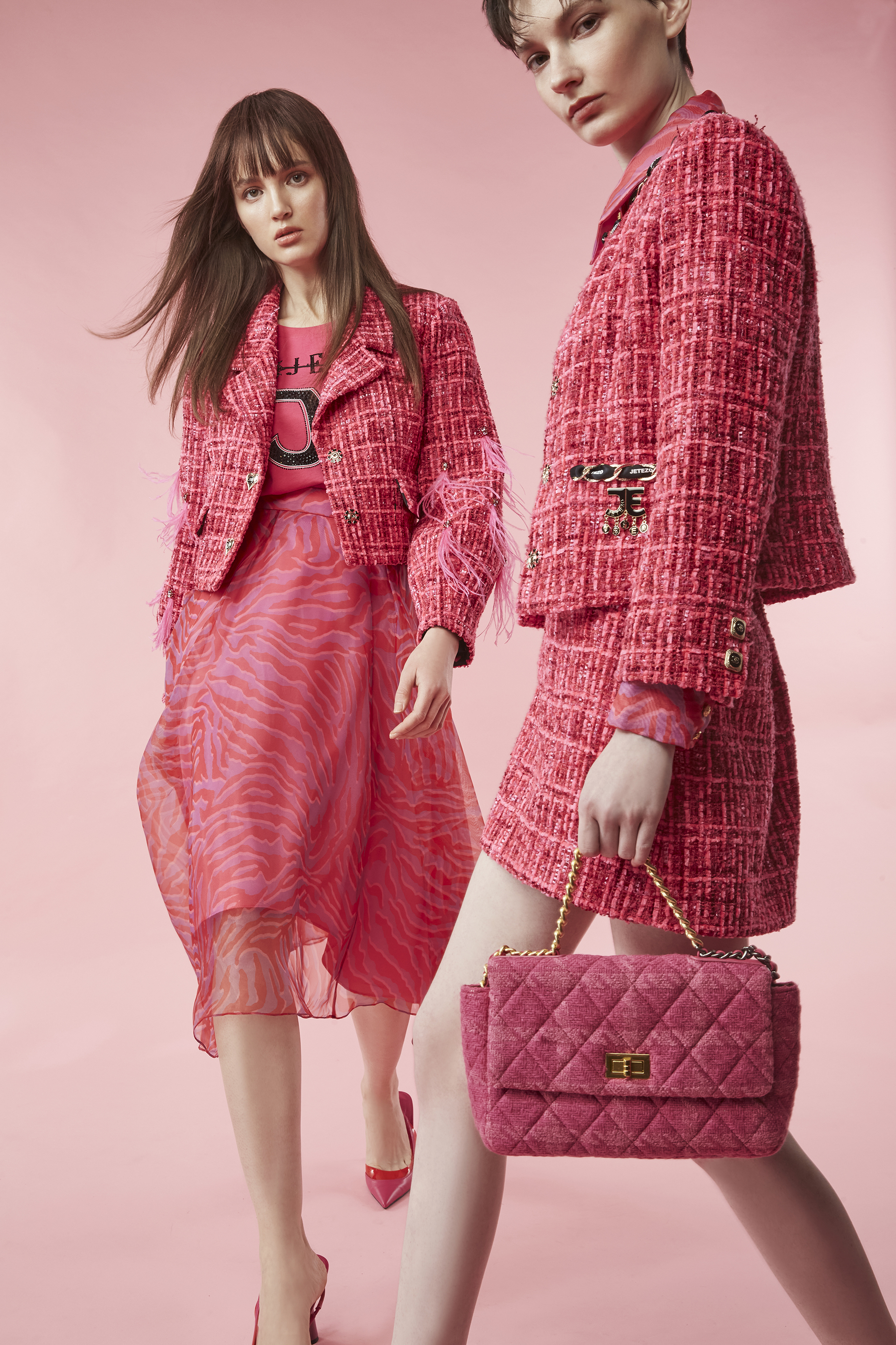 BB1AC326A1 霓虹小香JE基本款上衣 (官網限定)