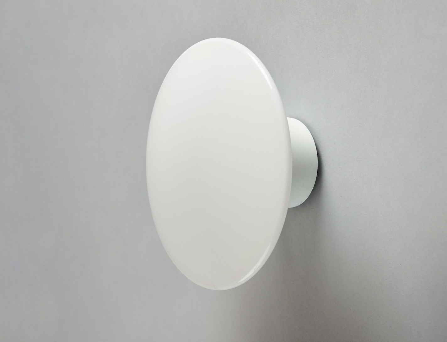 AJ Eklipta 碟形壁燈  (霧白色/ ø45)