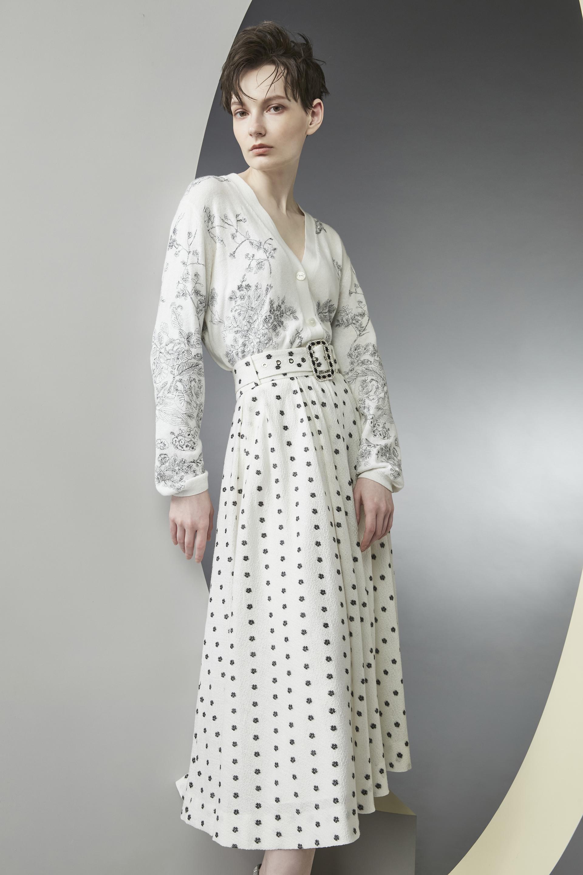 BB1AC225D1 巴黎花線線條植物插畫風針織開襟外套 (官網限定)