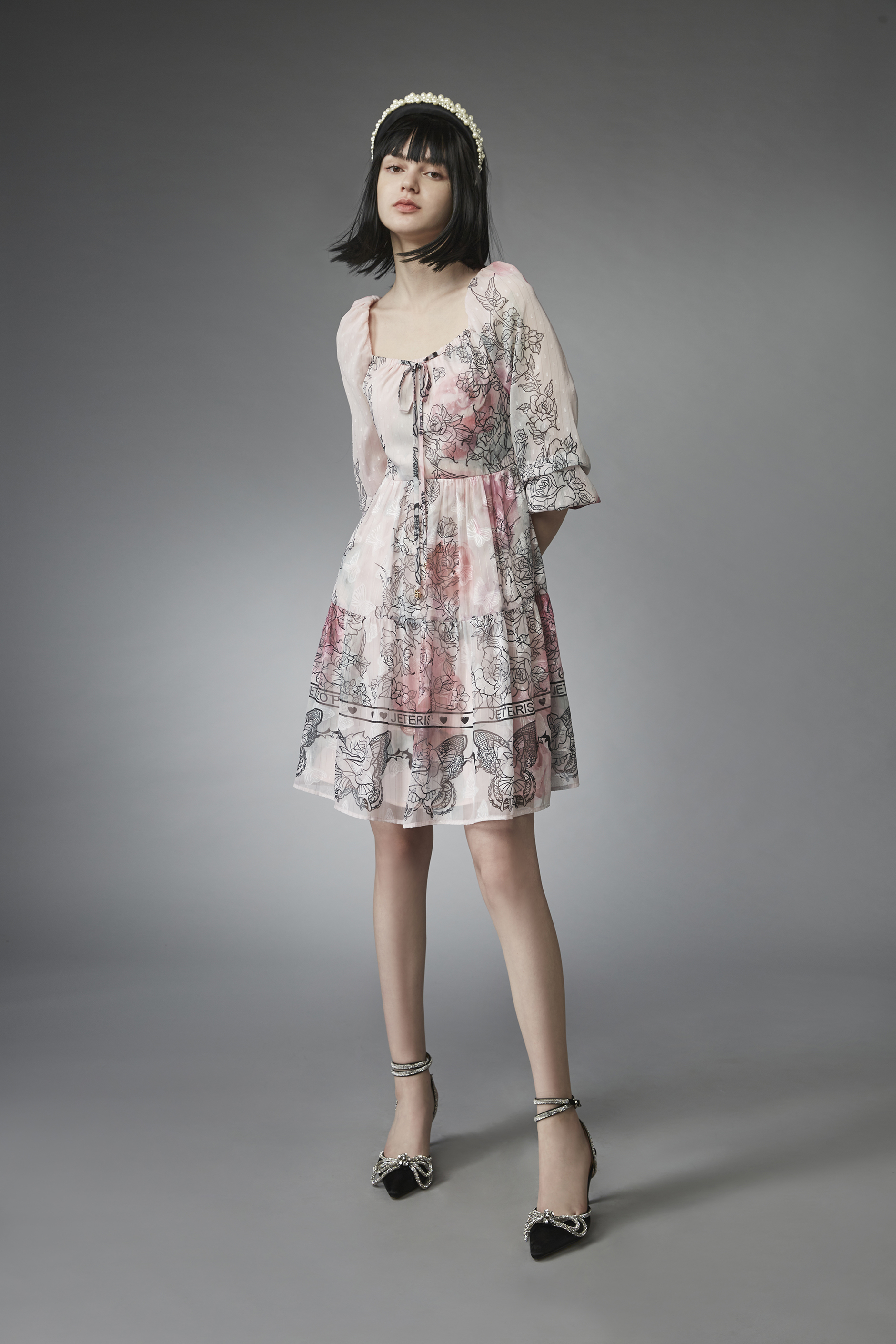 BB1AA001E1 希臘婚禮蝴蝶印花方領短洋 (官網限定)