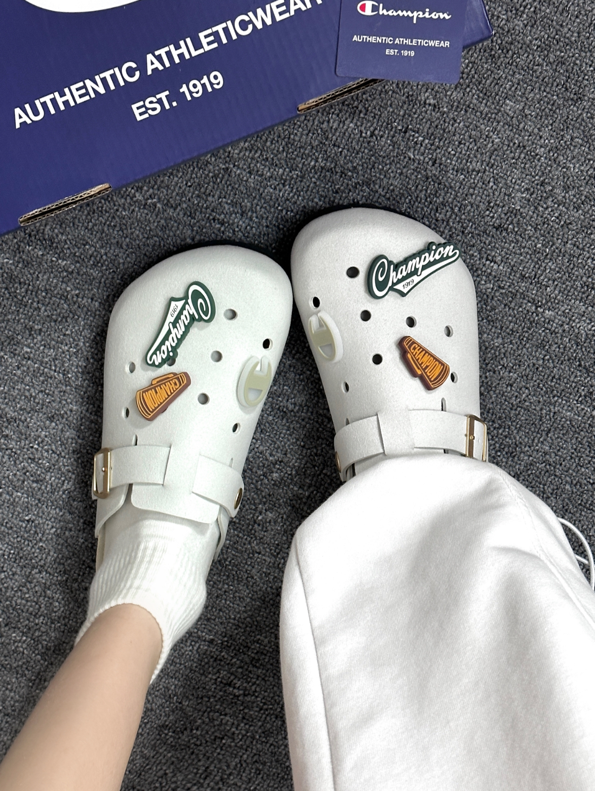 Champion 洞洞勃肯鞋 懶人鞋 鞋扣 包頭涼鞋 銀色 白色 綠色 棕色(任買兩件711免運)/預購