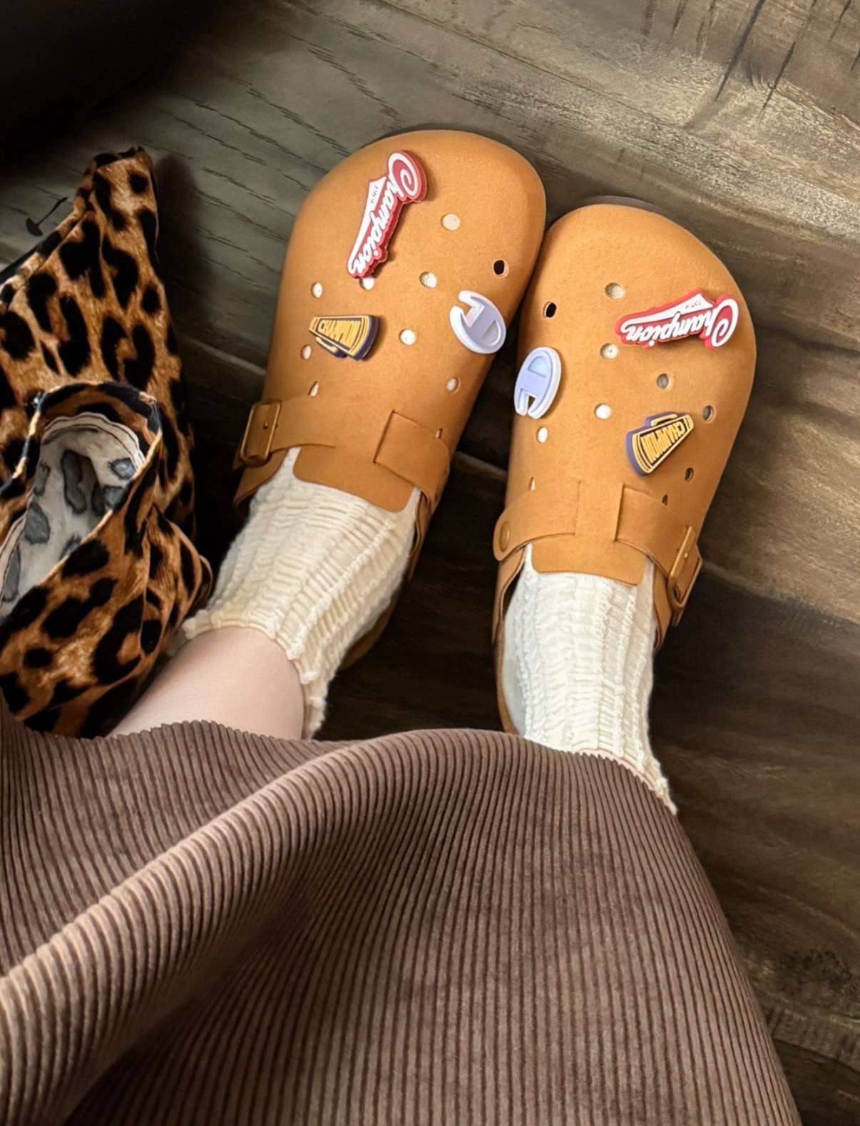 Champion 洞洞勃肯鞋 懶人鞋 鞋扣 包頭涼鞋 銀色 白色 綠色 棕色(任買兩件711免運)/預購