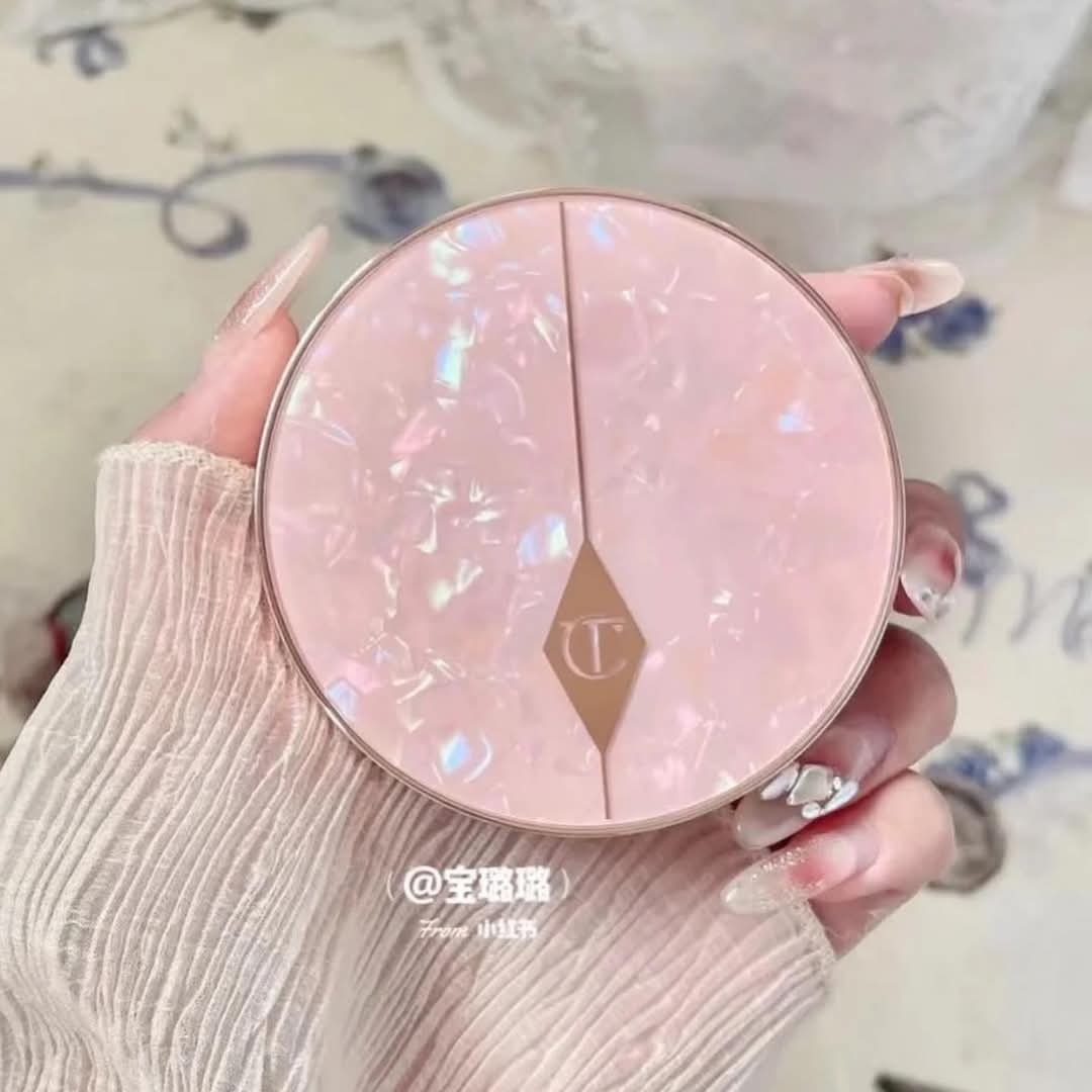 𝐂𝐡𝐚𝐫𝐥𝐨𝐭𝐭𝐞 𝐓𝐢𝐥𝐛𝐮𝐫𝐲 𝐏𝐢𝐥𝐥𝐨𝐰 𝐓𝐚𝐥𝐤 𝐦𝐮𝐥𝐭𝐢 𝐠𝐥𝐨𝐰