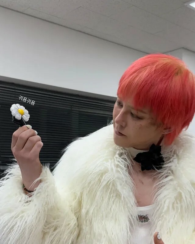 <線上SALE❤️‍🔥>  權志龍 G-Dragon 官方手燈鑰匙圈 Ubermensch