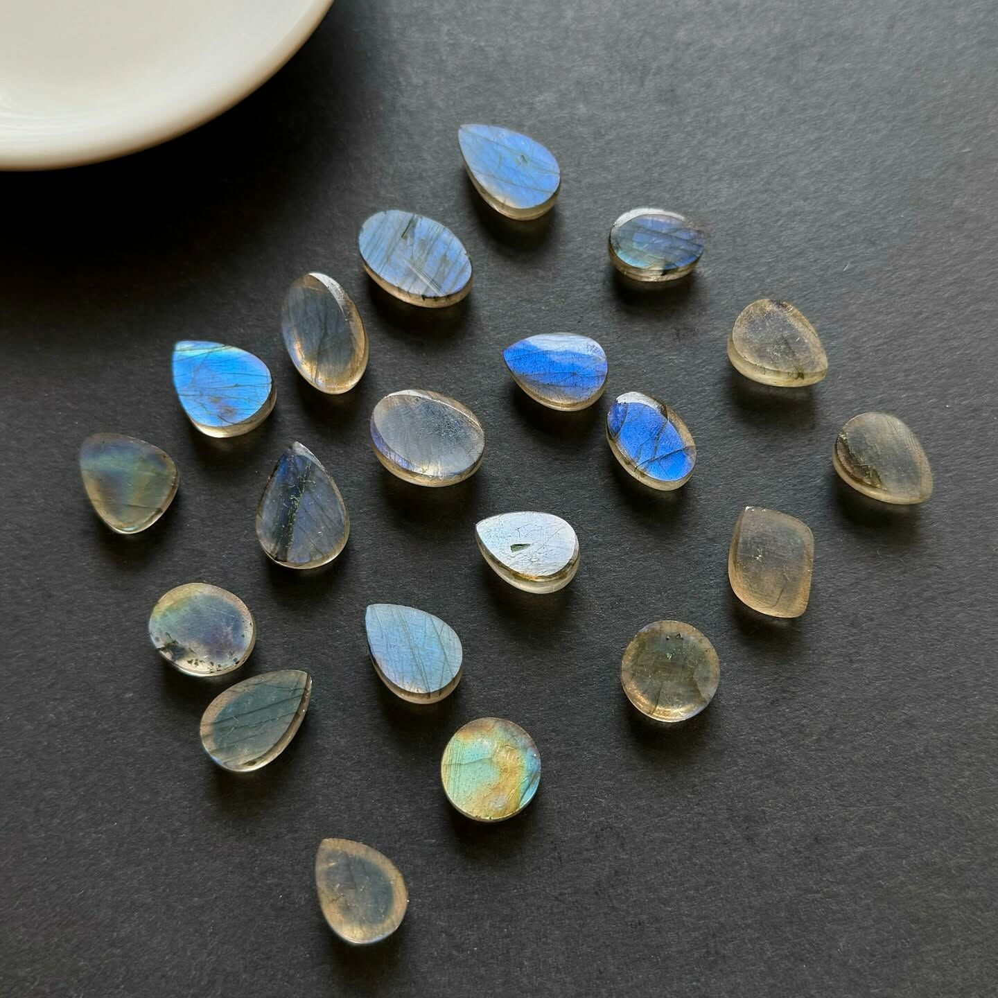 [原石] 鈦髮晶+拉長石（天然水晶加工貼合）水晶蛋面