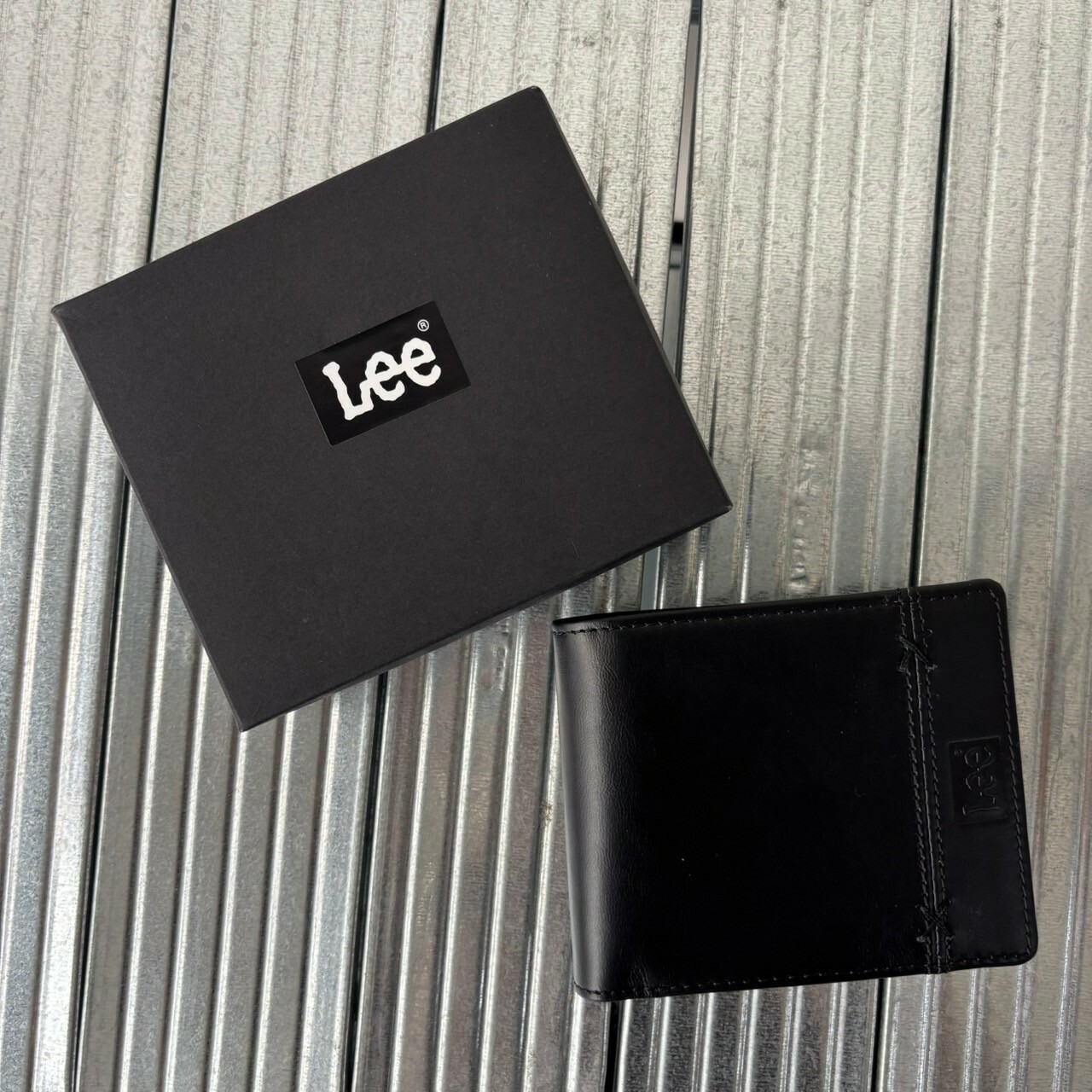 男女雙折皮夾 真皮 Lee 十字蠟線 雙折皮夾 牛皮 圓形拉鍊 牛皮 黑色 0520695