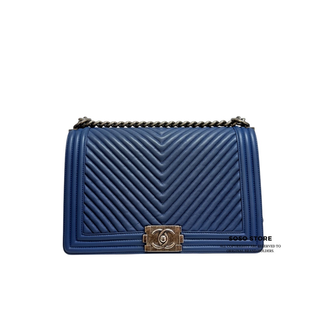 Chanel New Medium Boy - Blue / Shw